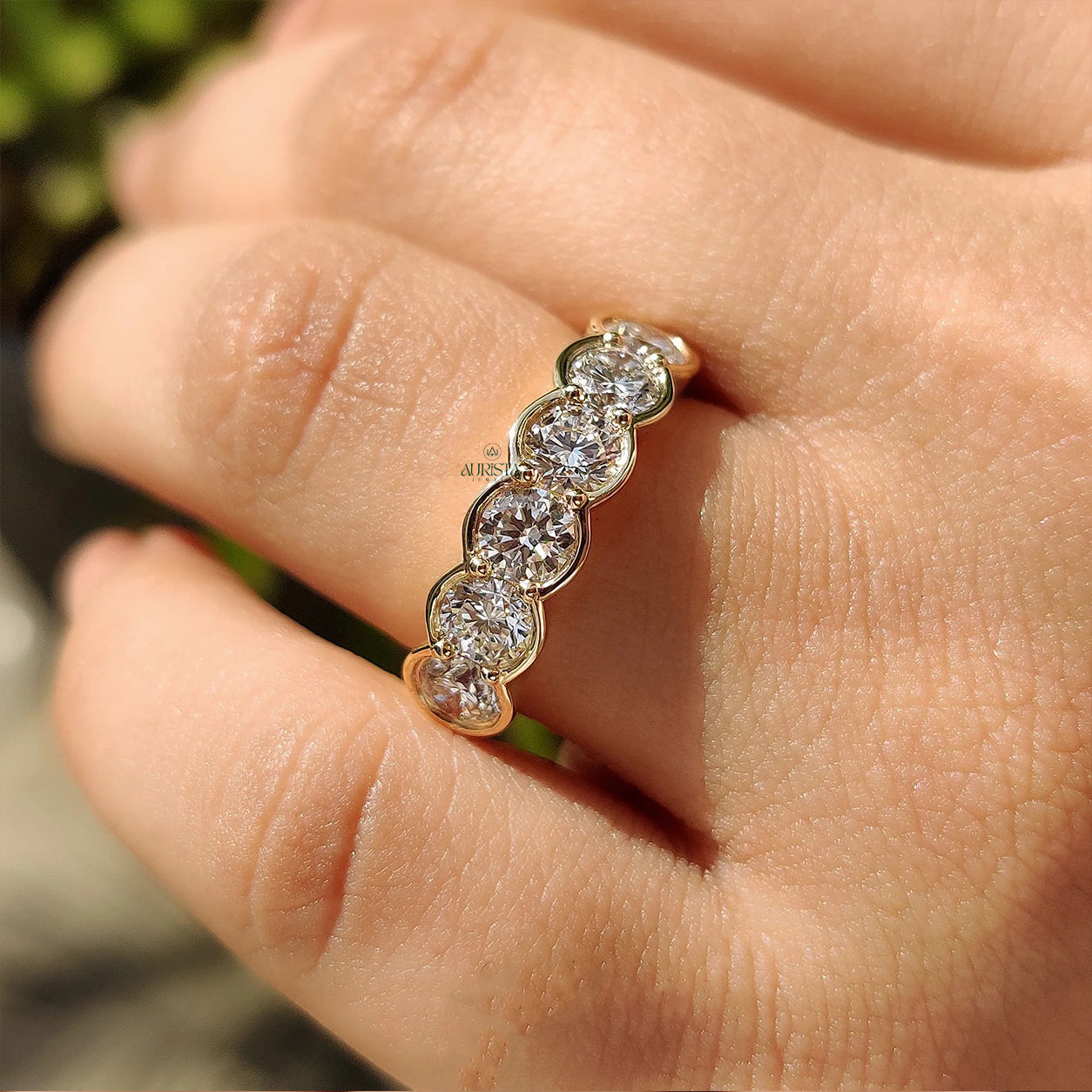 Bound in Glow – Premium Charm with Brilliant Spark