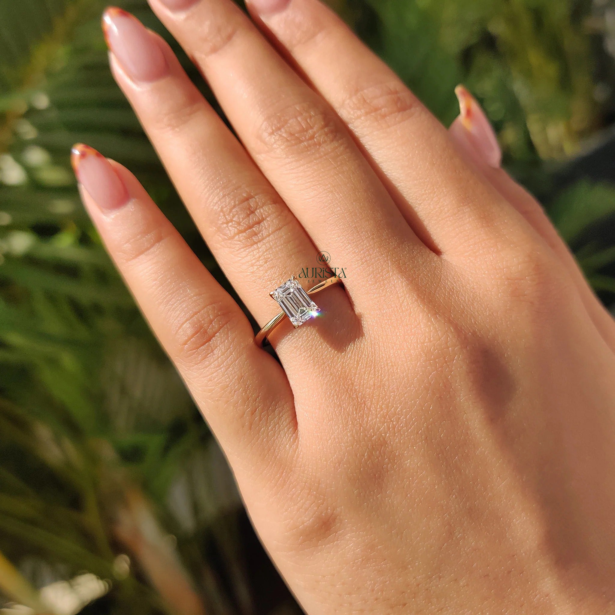 Brilliant Emerald Diamond Ring Crafted for Modern Luxury