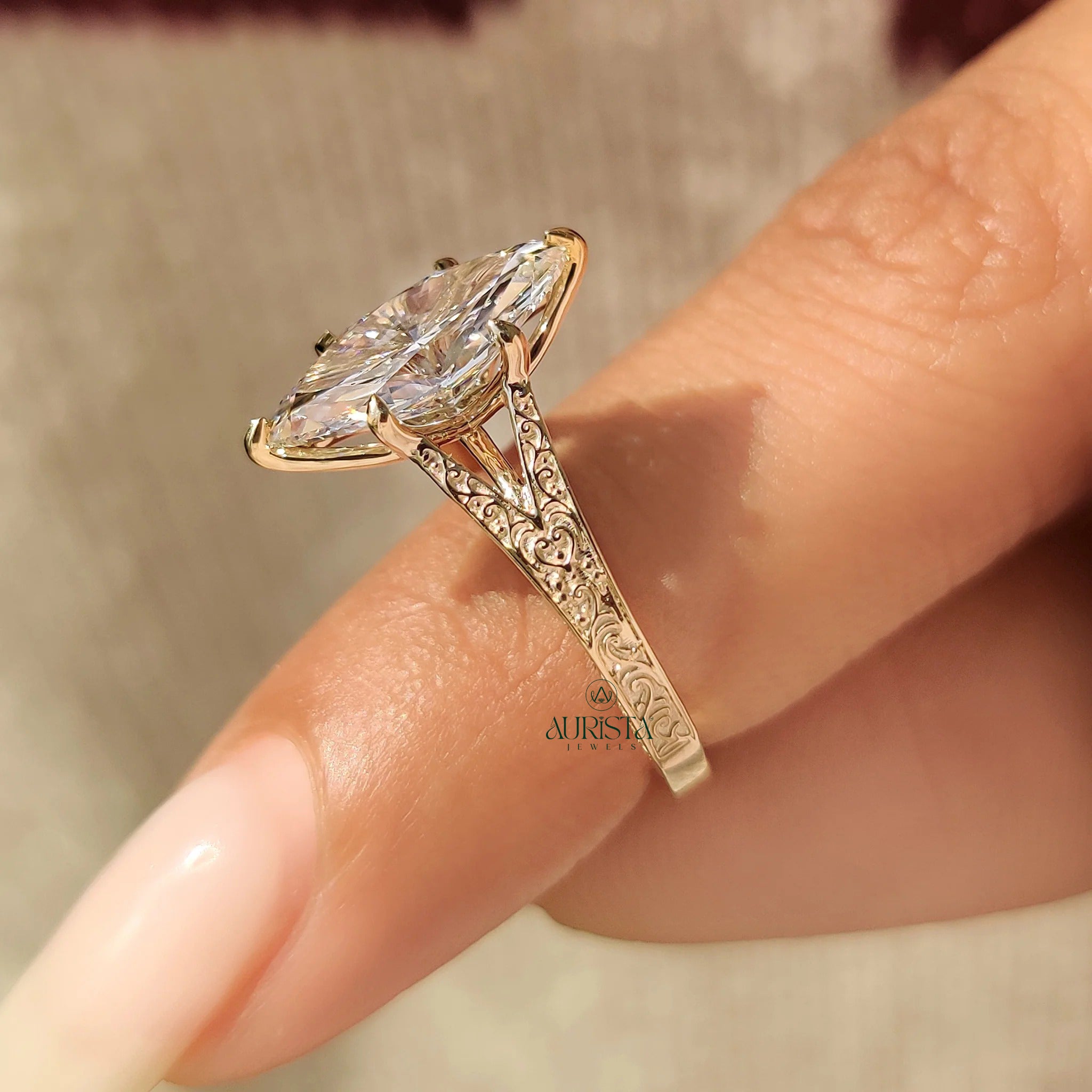 Graceful Diamond Solitaire with Fine Detailing