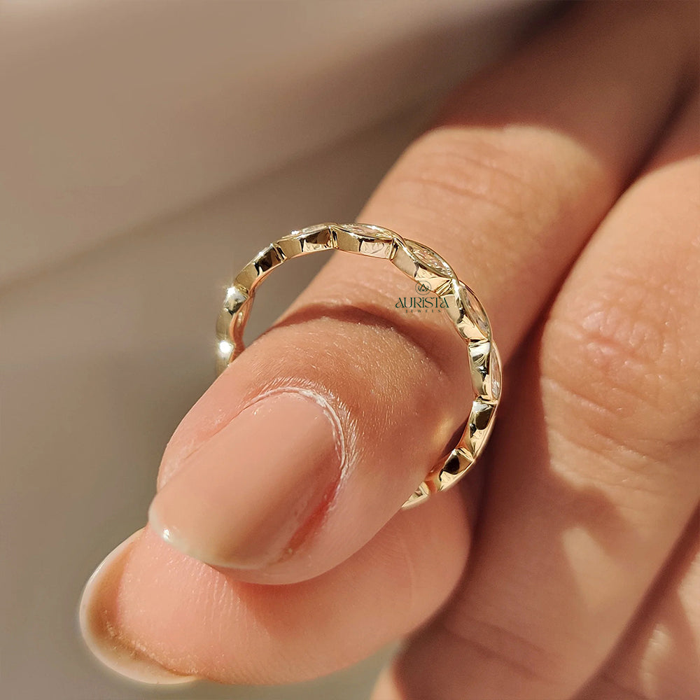 Whisper of Shine – Yellow Gold Band with Marquise Diamond