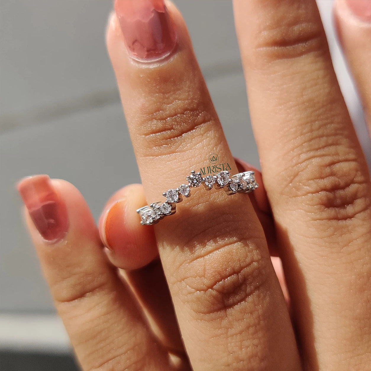 Golden Light – Luxe Band with Elegant Diamond