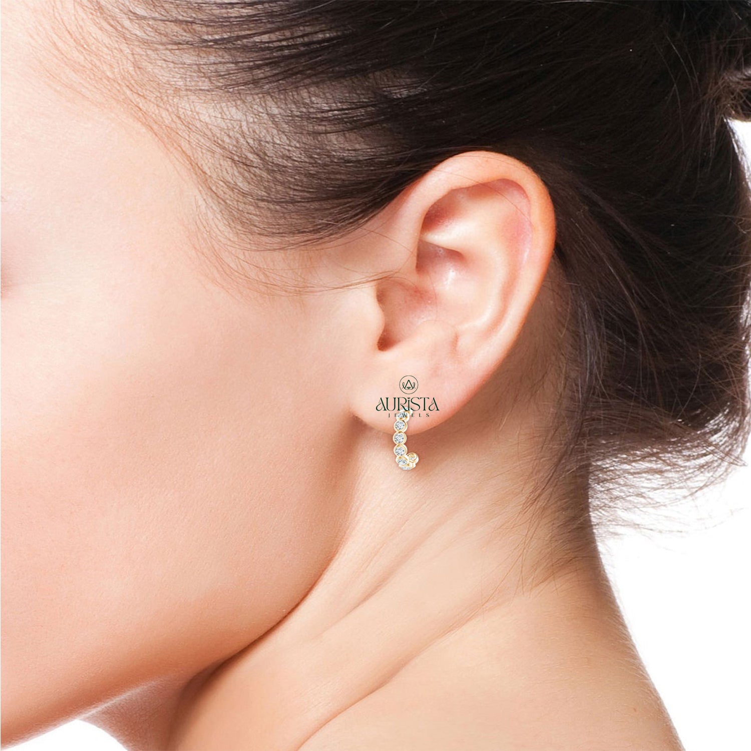 Lavish Earrings with Brilliant Diamond