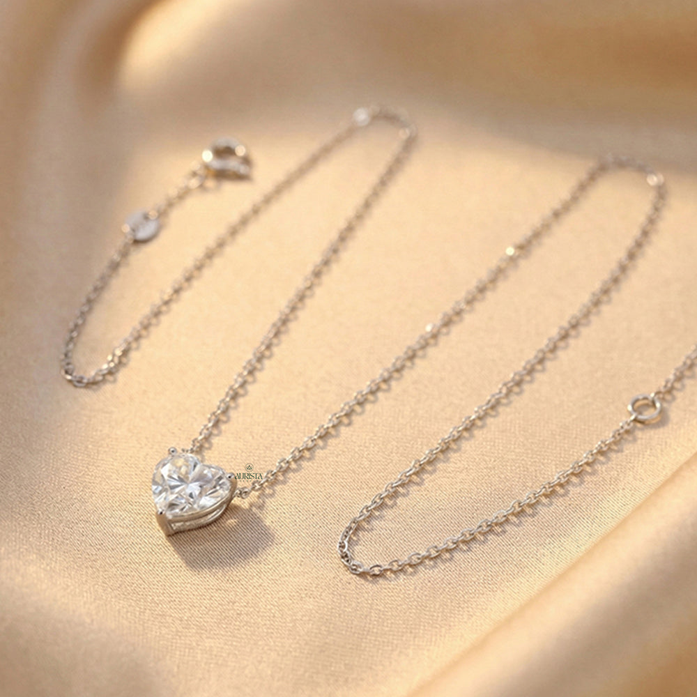 Everyday Elegance Heart Diamond Pendant in White Gold