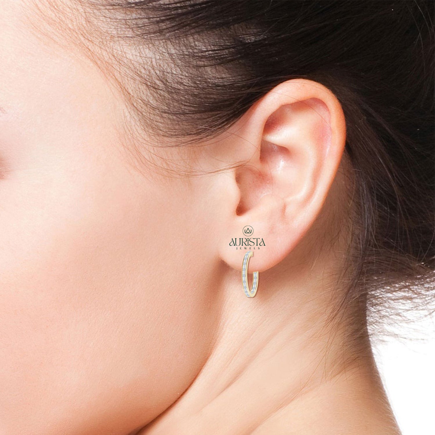 Lovely Earrings with Elegant Diamond