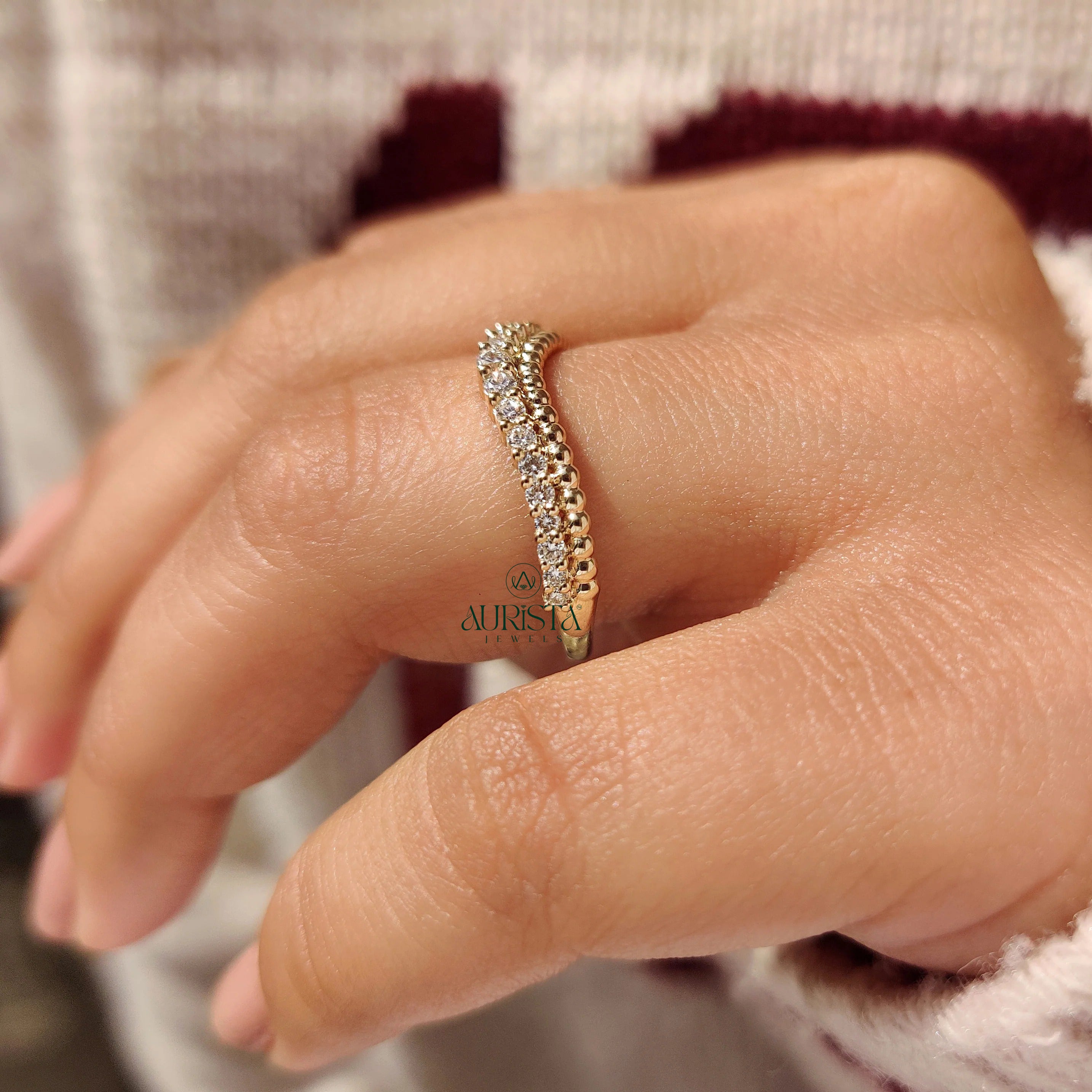 Golden Aura – Elegant Ring with Dazzling Diamond