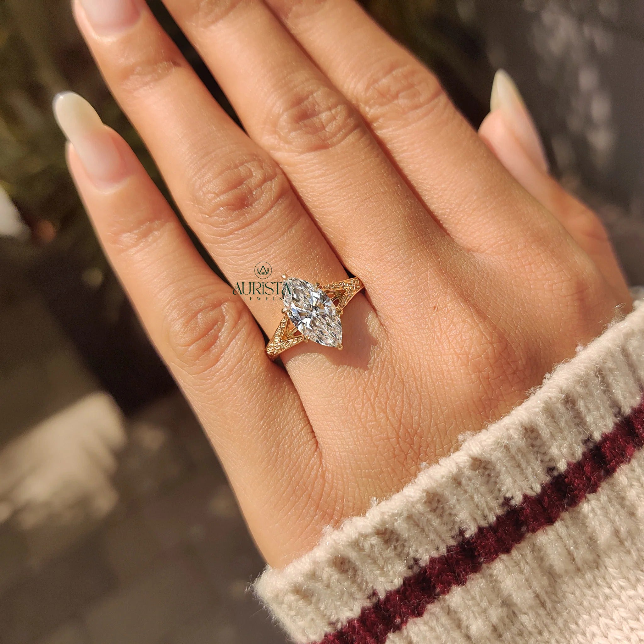 Graceful Diamond Solitaire with Fine Detailing