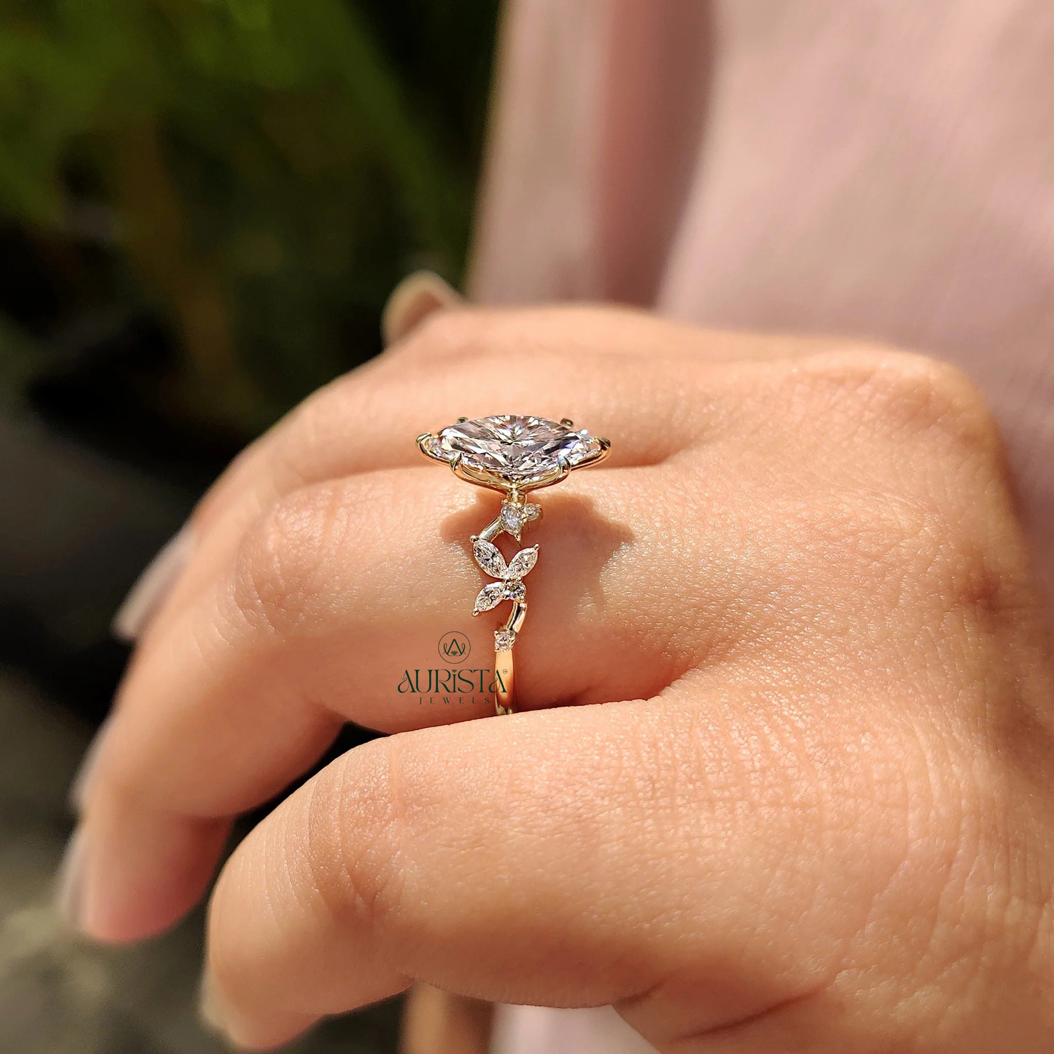 Golden Desire – Classic Charm with Radiant Glow
