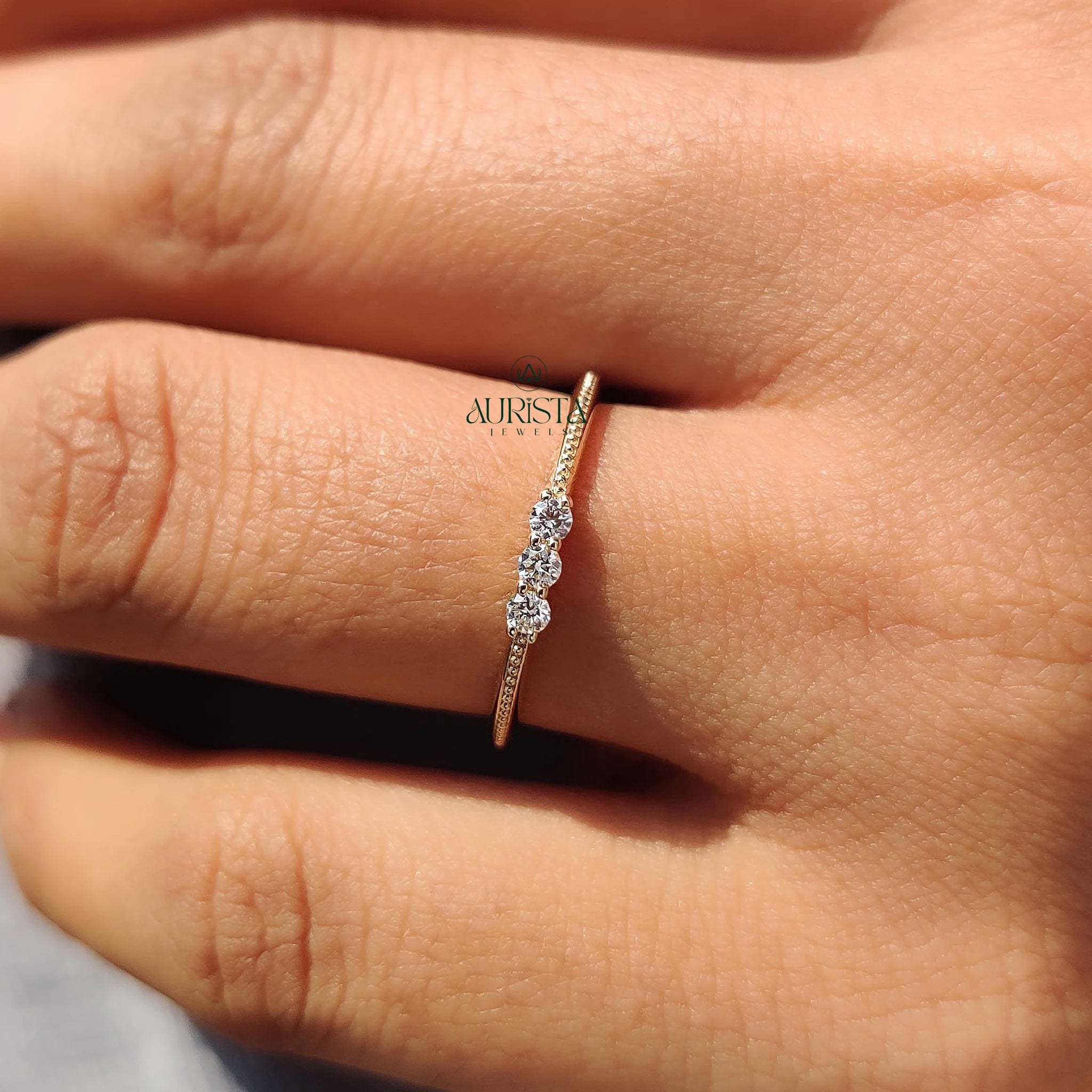 Golden Sparkle – Rich Elegance with Fine Shine