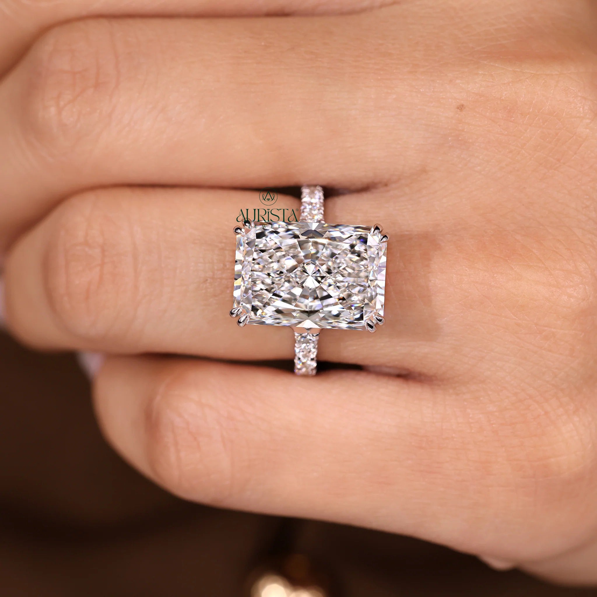 Forever Pave Grace – Classic Ring with Soft Sparkle