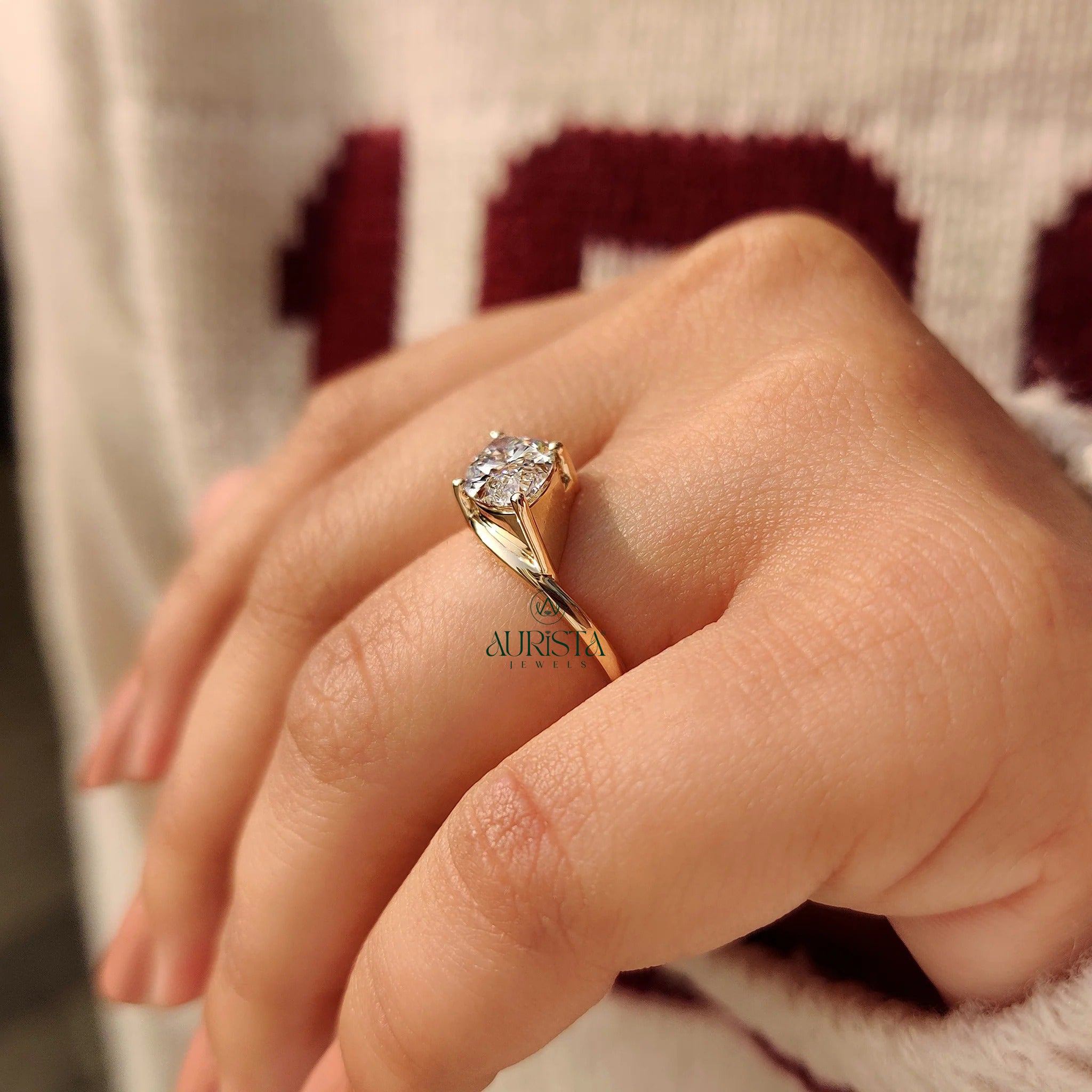 Graceful Solitaire Ring with Fine Craftsmanship