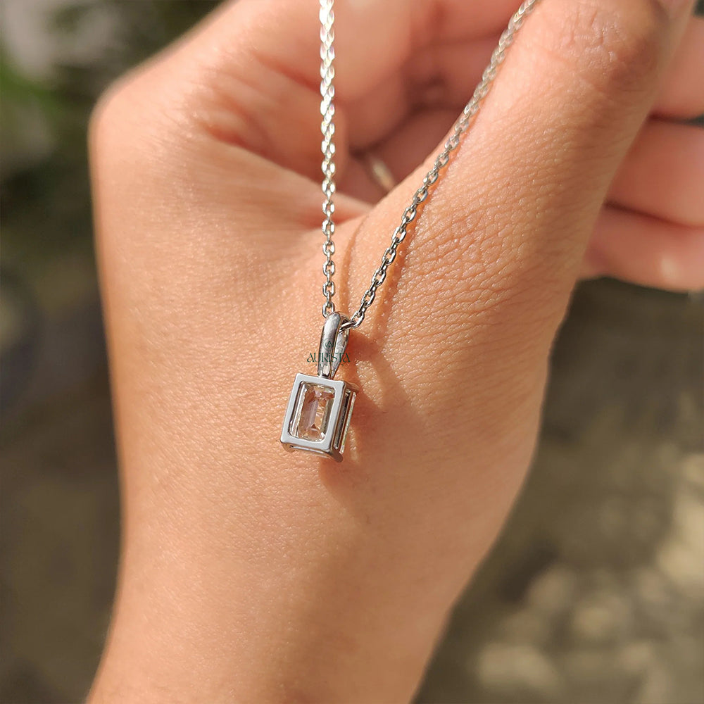 Classic Spark Emerald Diamond Pendant in White Gold