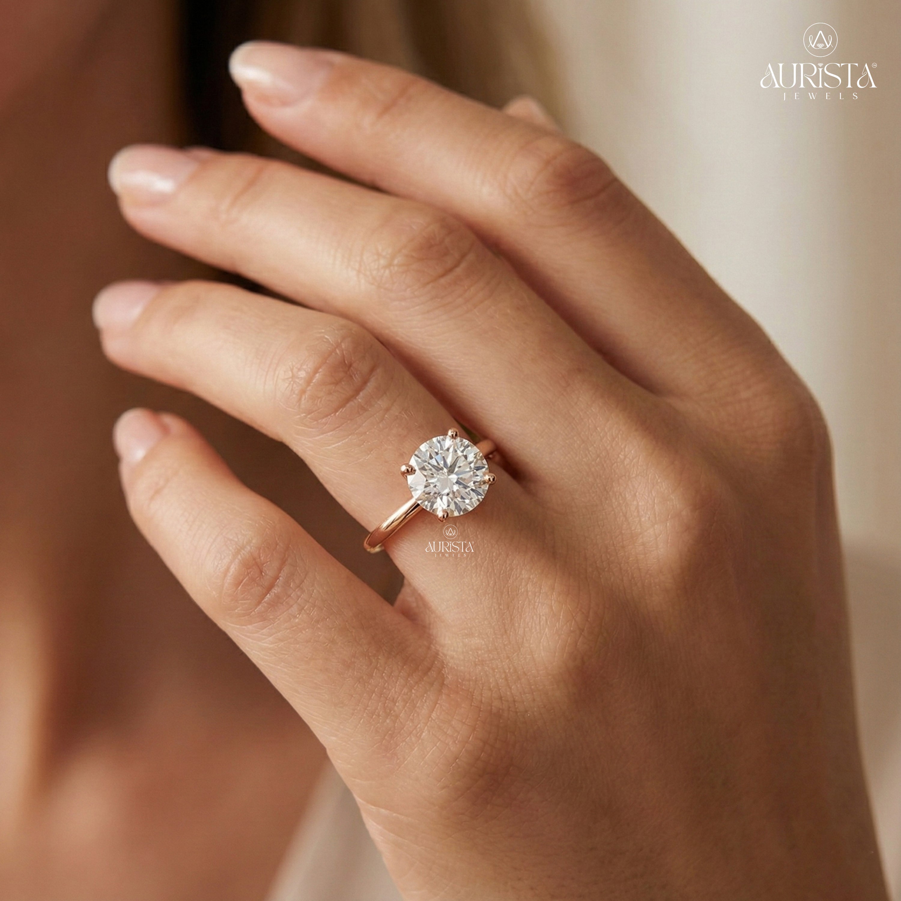 Eternal Touch – Gold Ring with Round Diamond