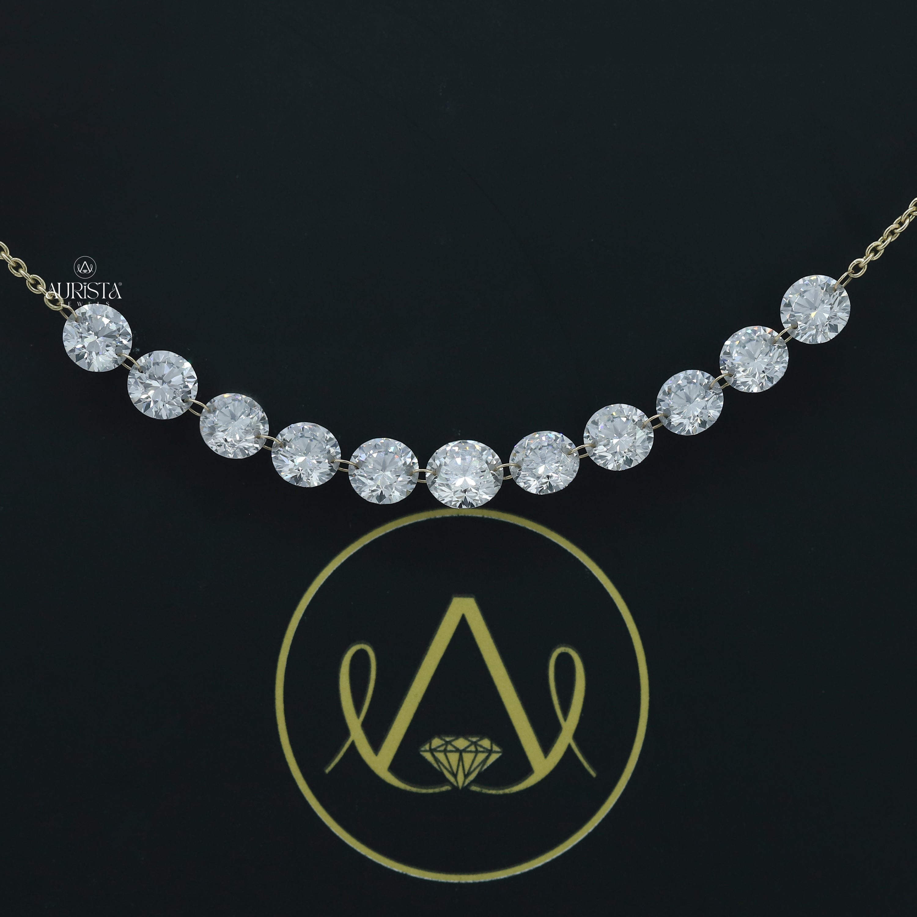 Moonlit Gleam – Luxury Minimalist Necklace