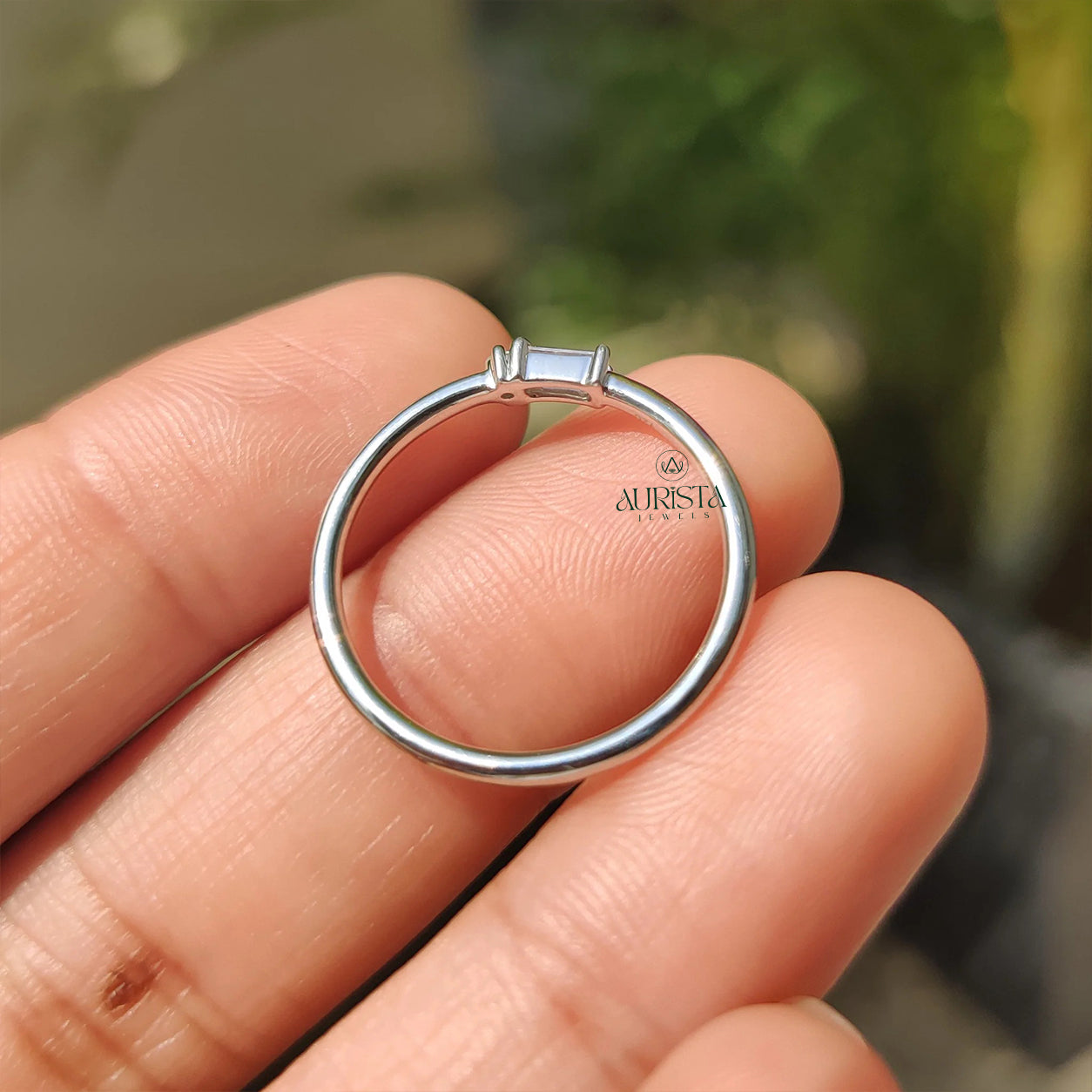 Timeless Glow – Premium Ring with Elegant Diamond
