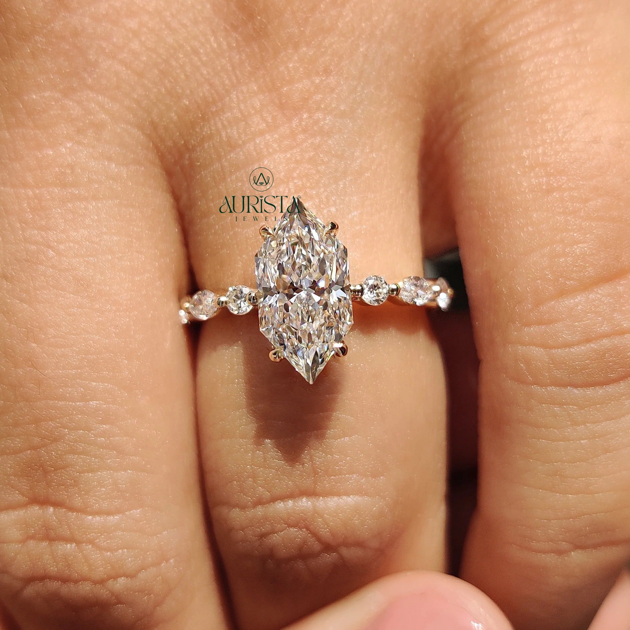 Endless Glow – Elegant Finish with Sparkling Touch