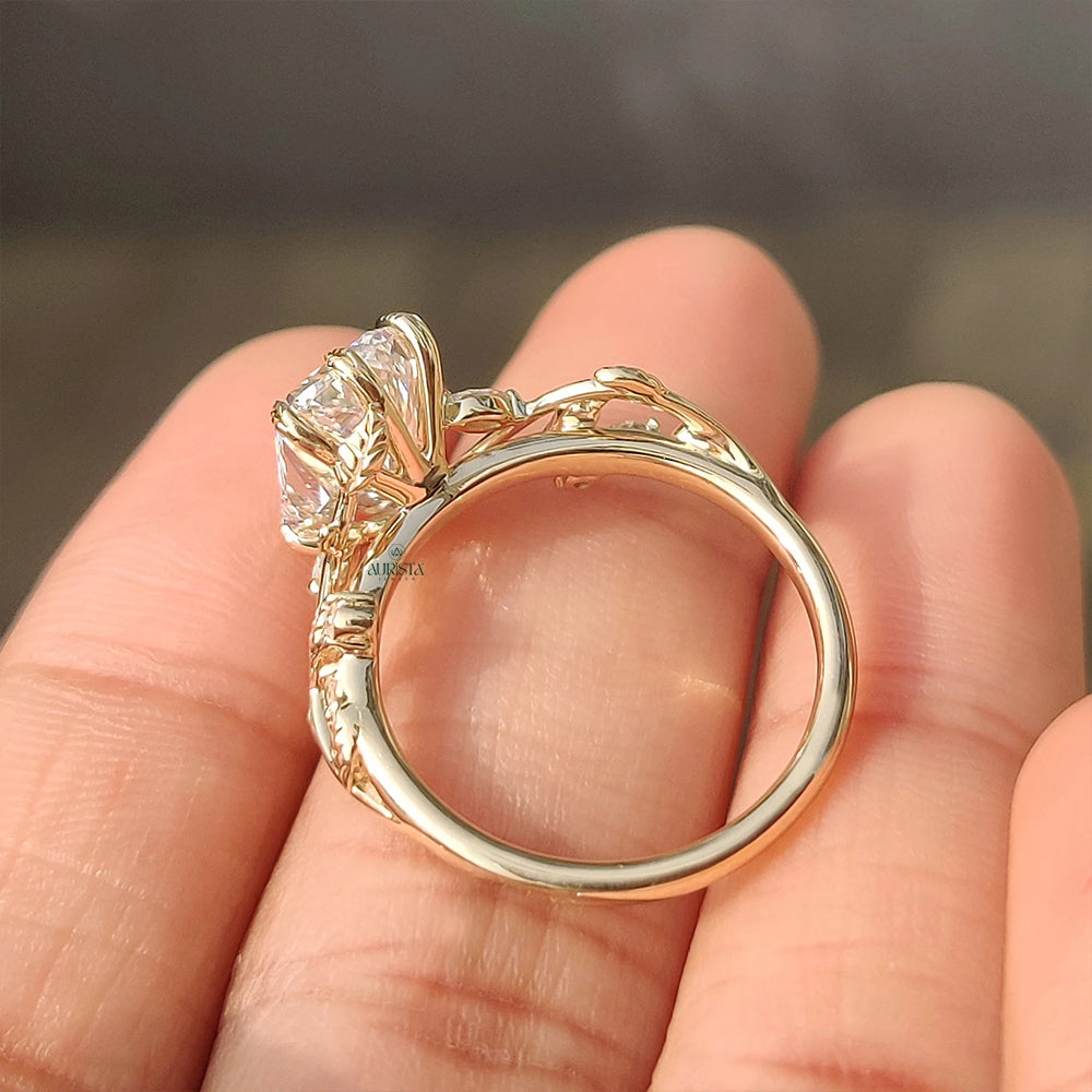 Infinite Grace – Yellow Gold Ring with Radiant Diamond