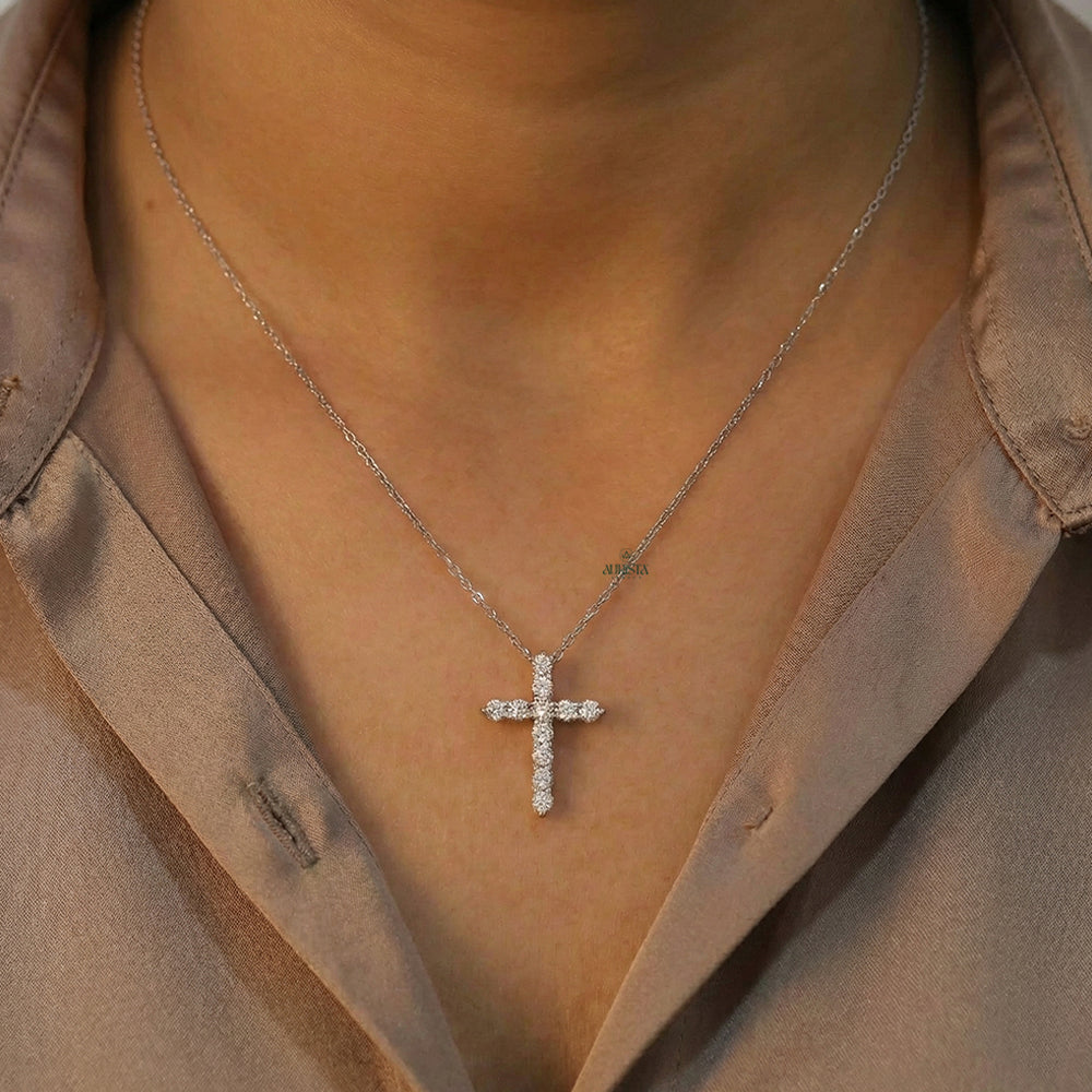 Pure Glow Round Diamond Pendant in White Gold