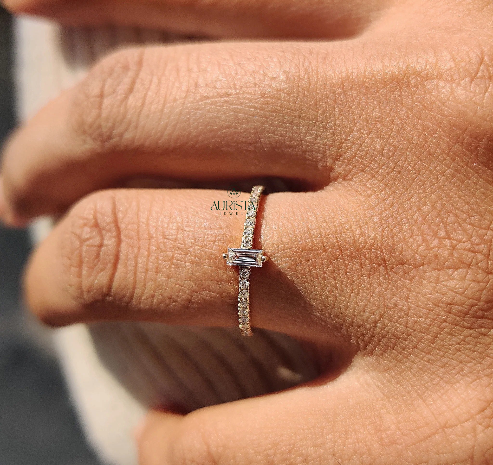 Timeless Pave Shine – Premium Ring with Elegant Glow