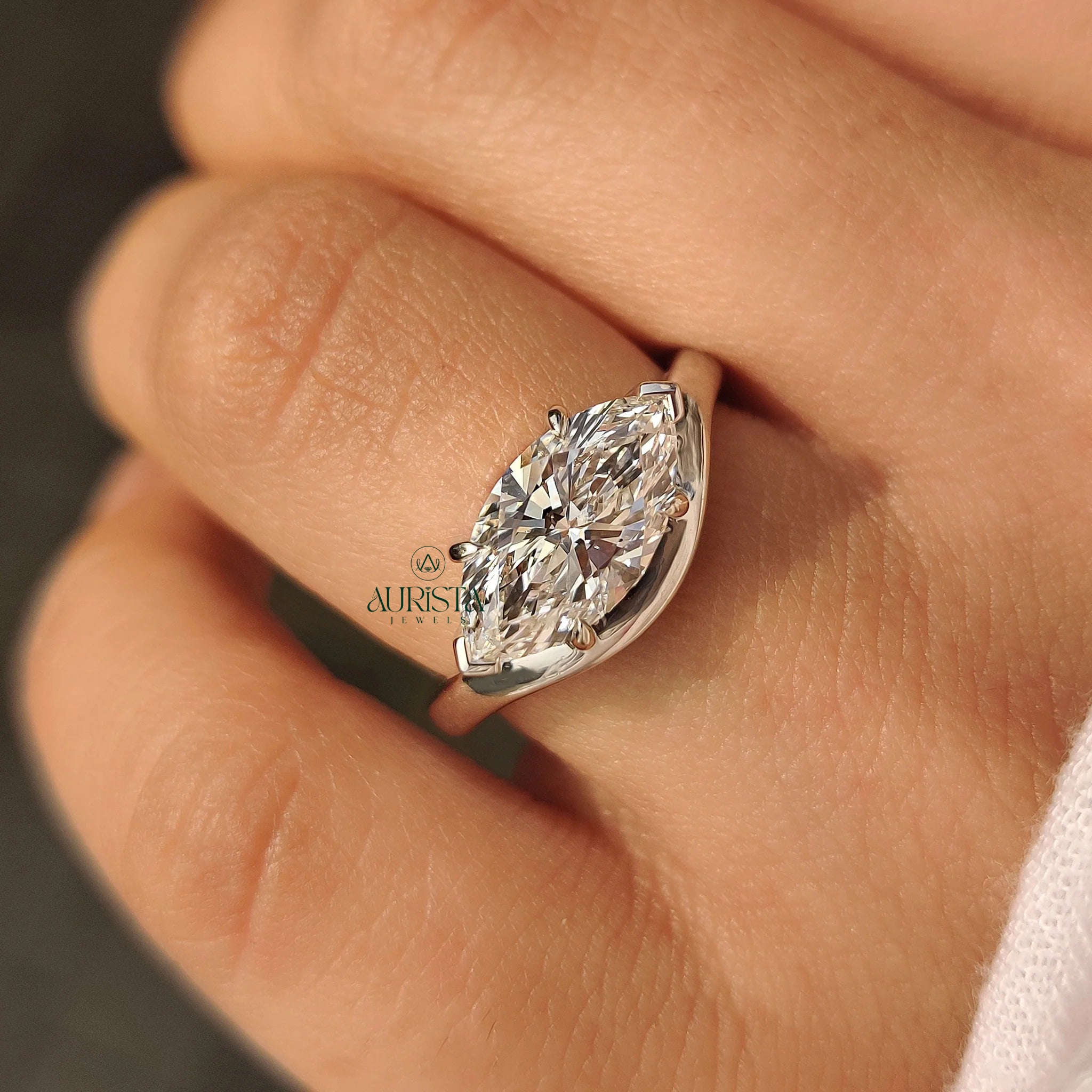 Timeless Diamond Solitaire with Elegant Finish