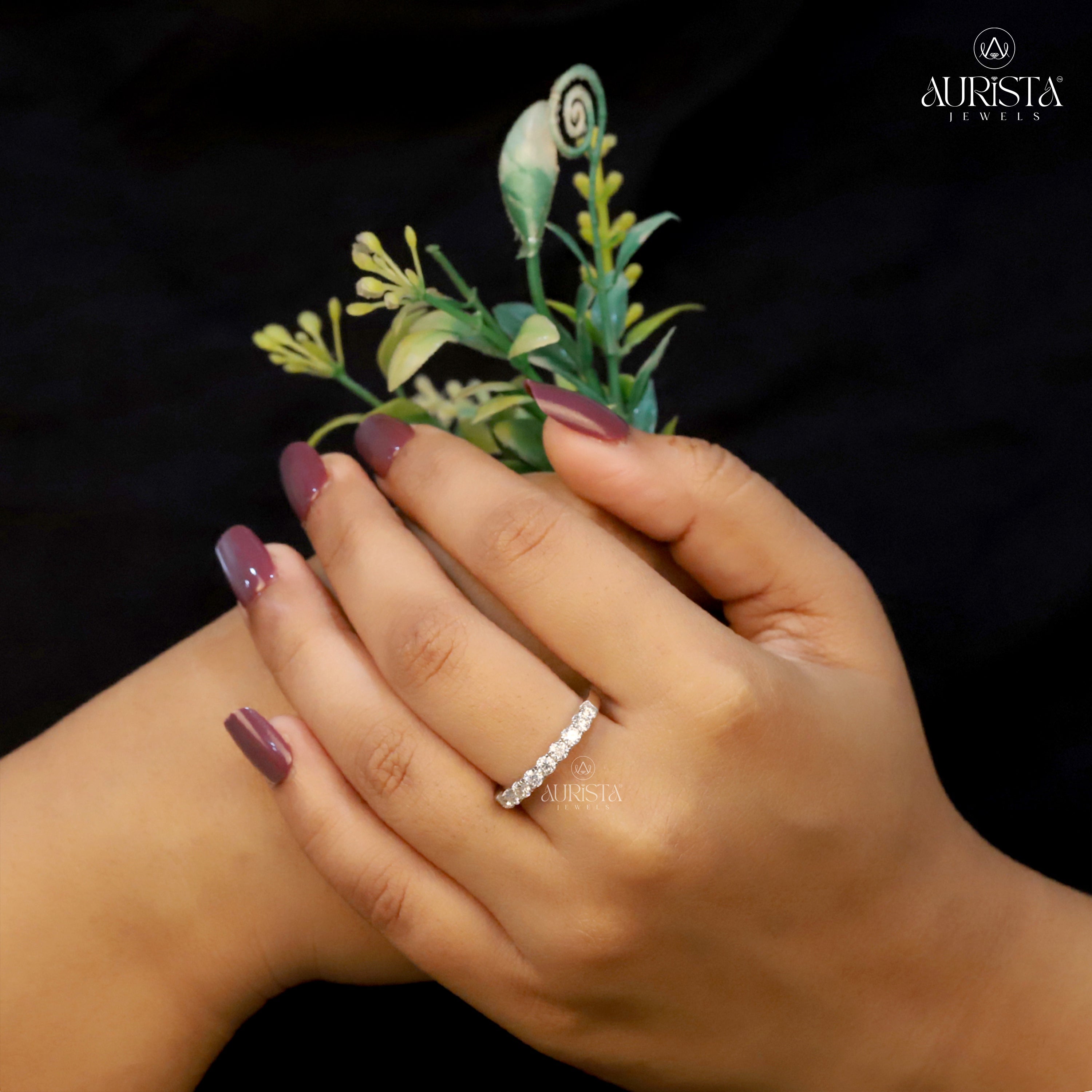 Bound by Brilliance – White Gold Ring with Round Diamond