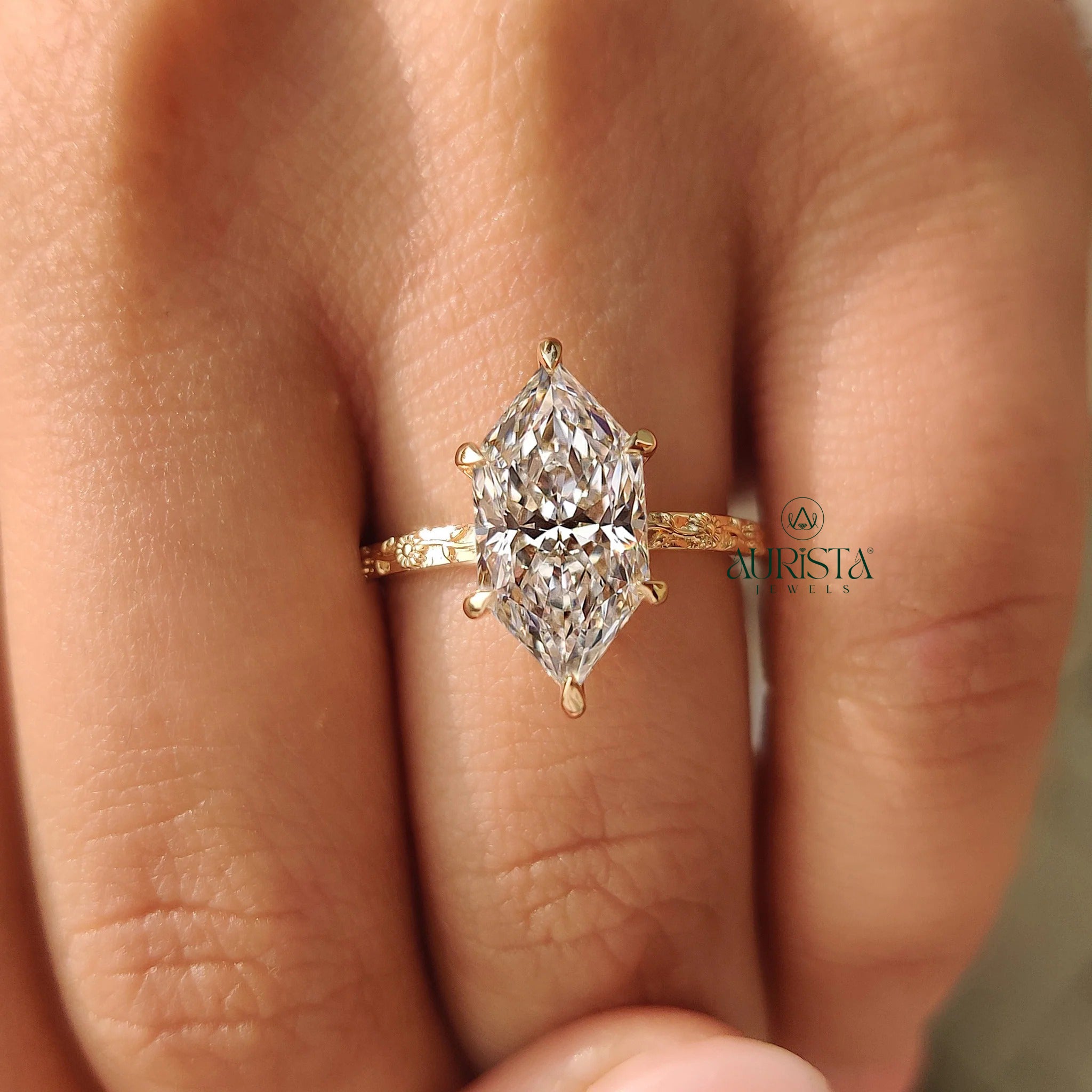 Hexagon Cut Solitaire Diamond Ring with Pure Beauty