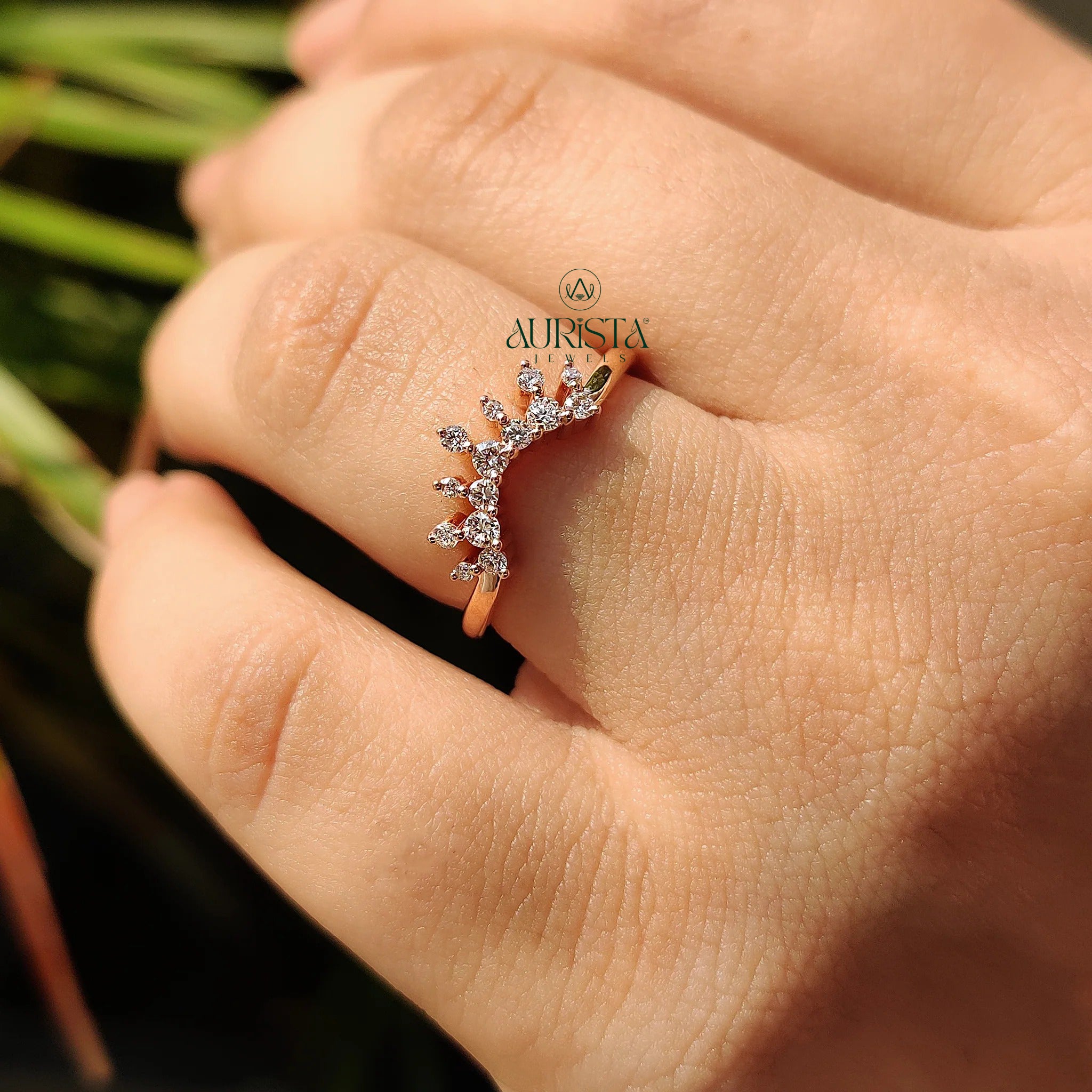 Infinite Glow – Luxe Ring with Fine Diamond