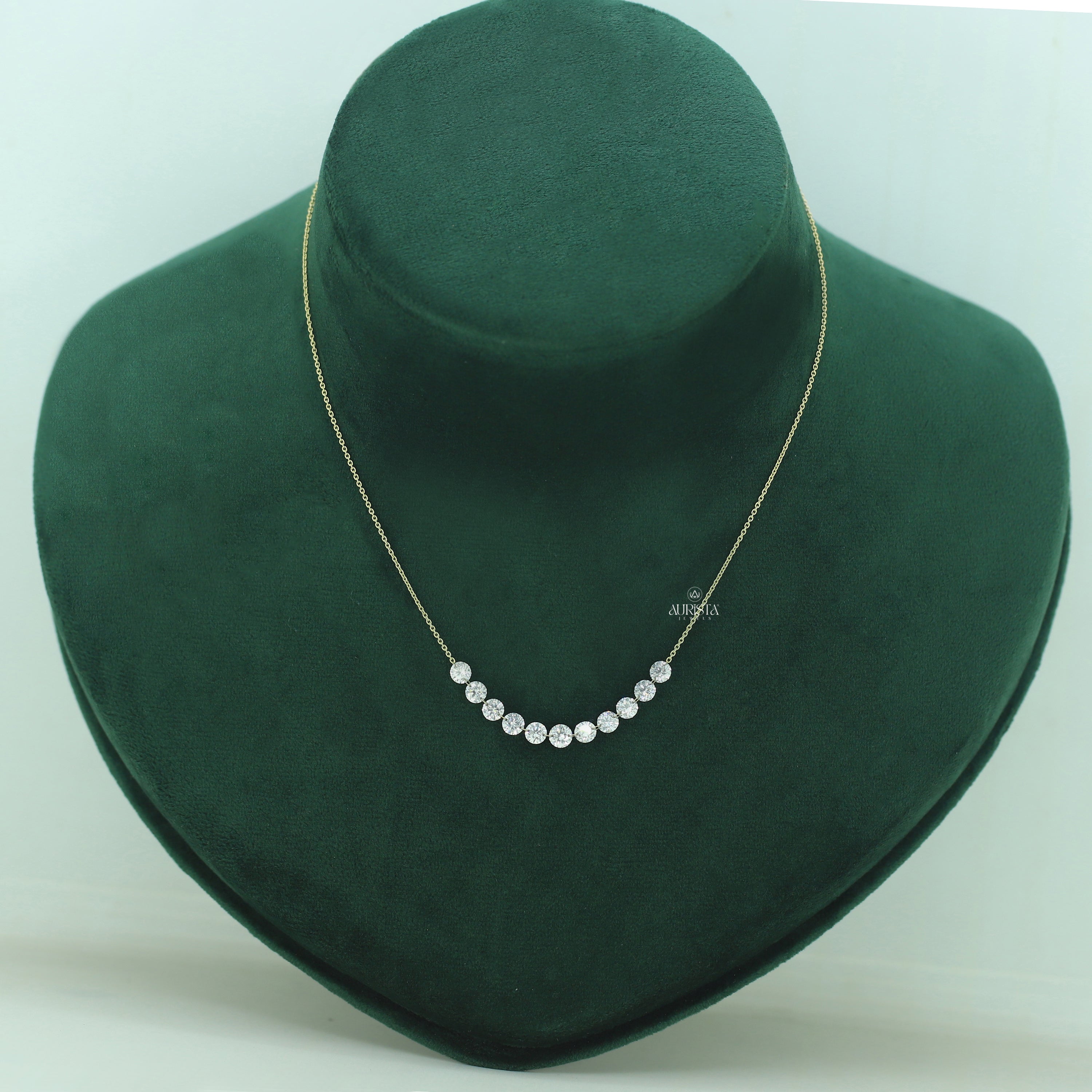 Moonlit Gleam – Luxury Minimalist Necklace