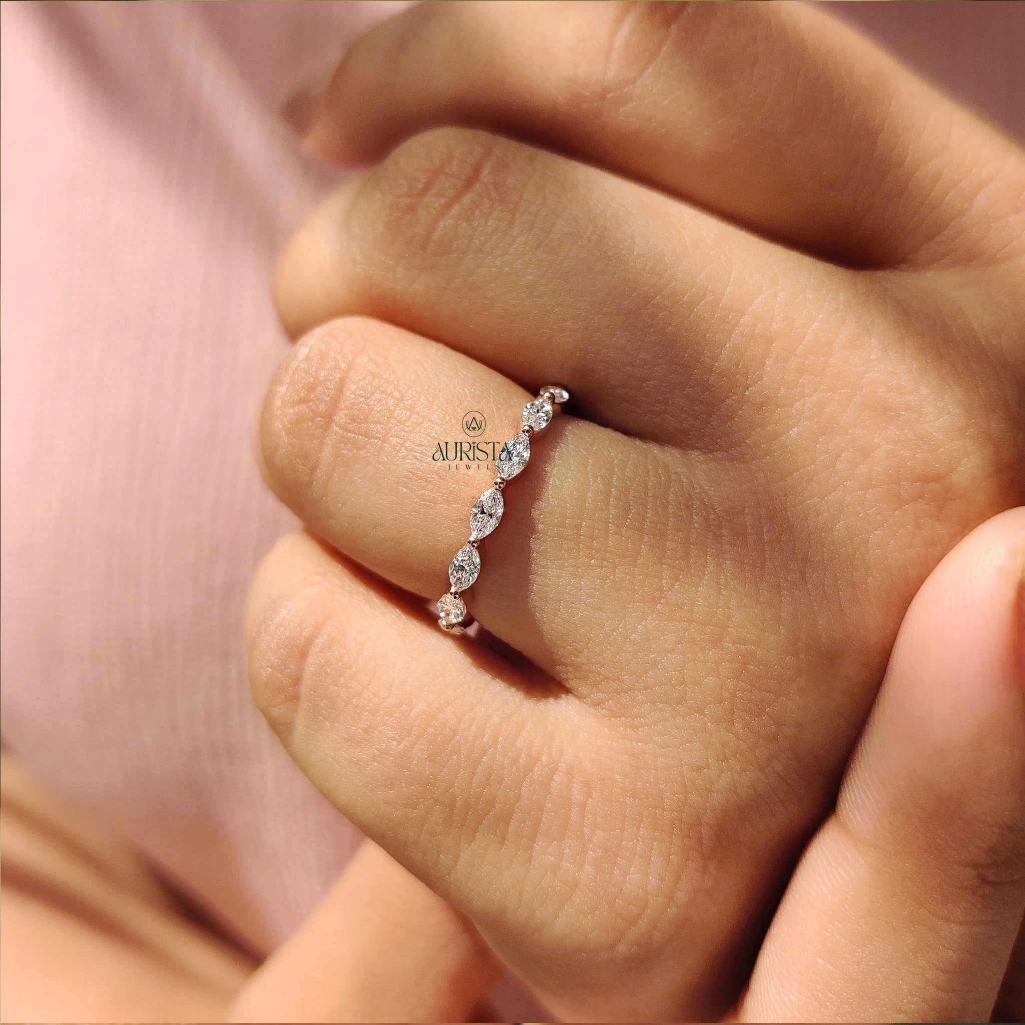 Eternal Spark – Elegant Band with Brilliant Diamond