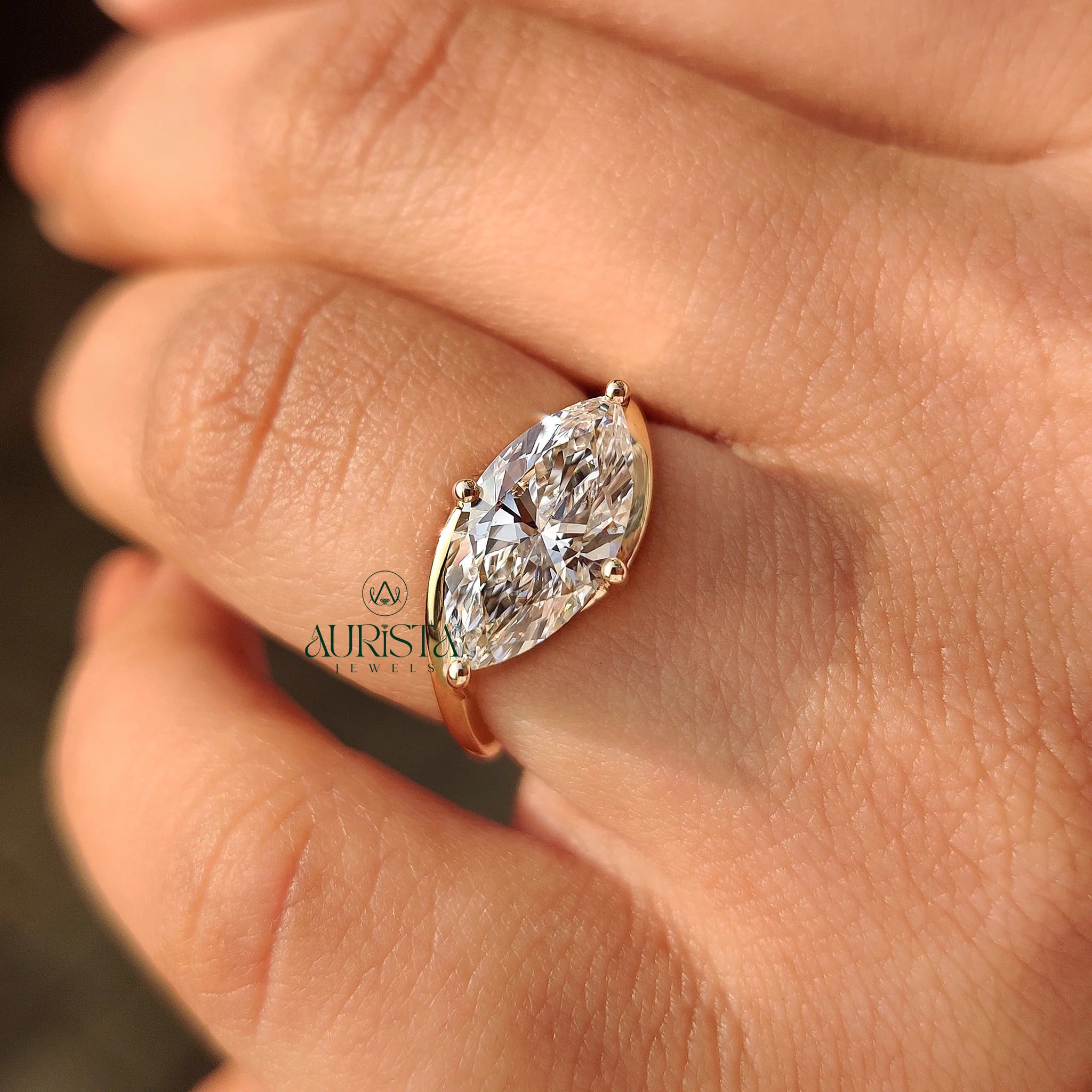 Graceful Solitaire Ring with Fine Craftsmanship