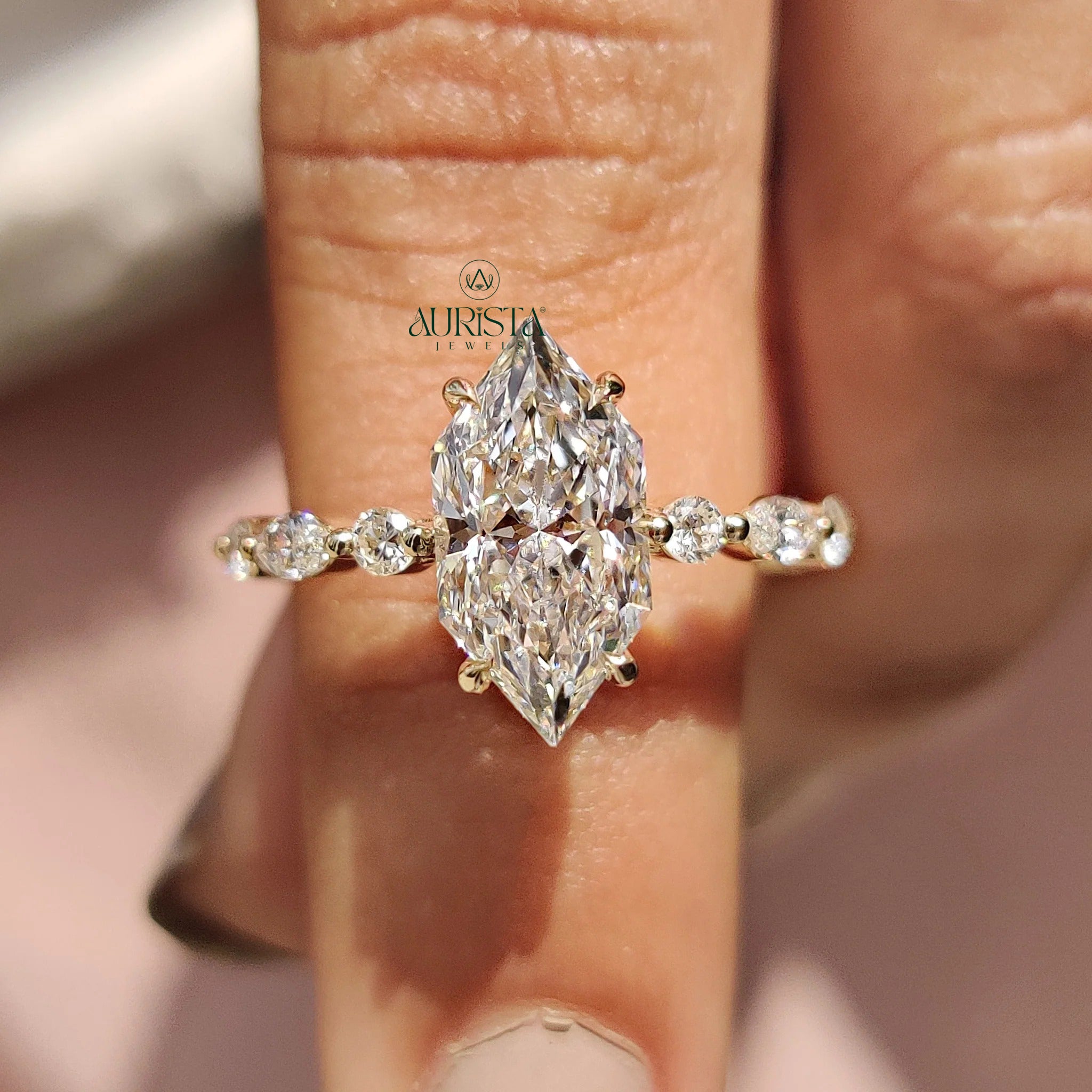 Endless Glow – Elegant Finish with Sparkling Touch