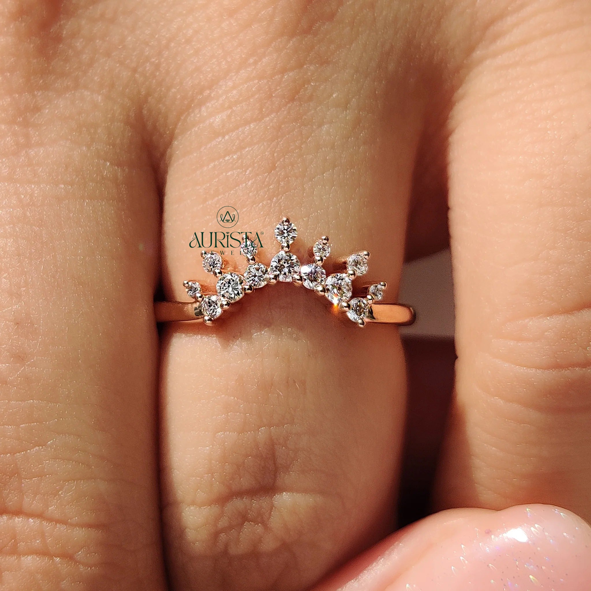 Infinite Glow – Luxe Ring with Fine Diamond