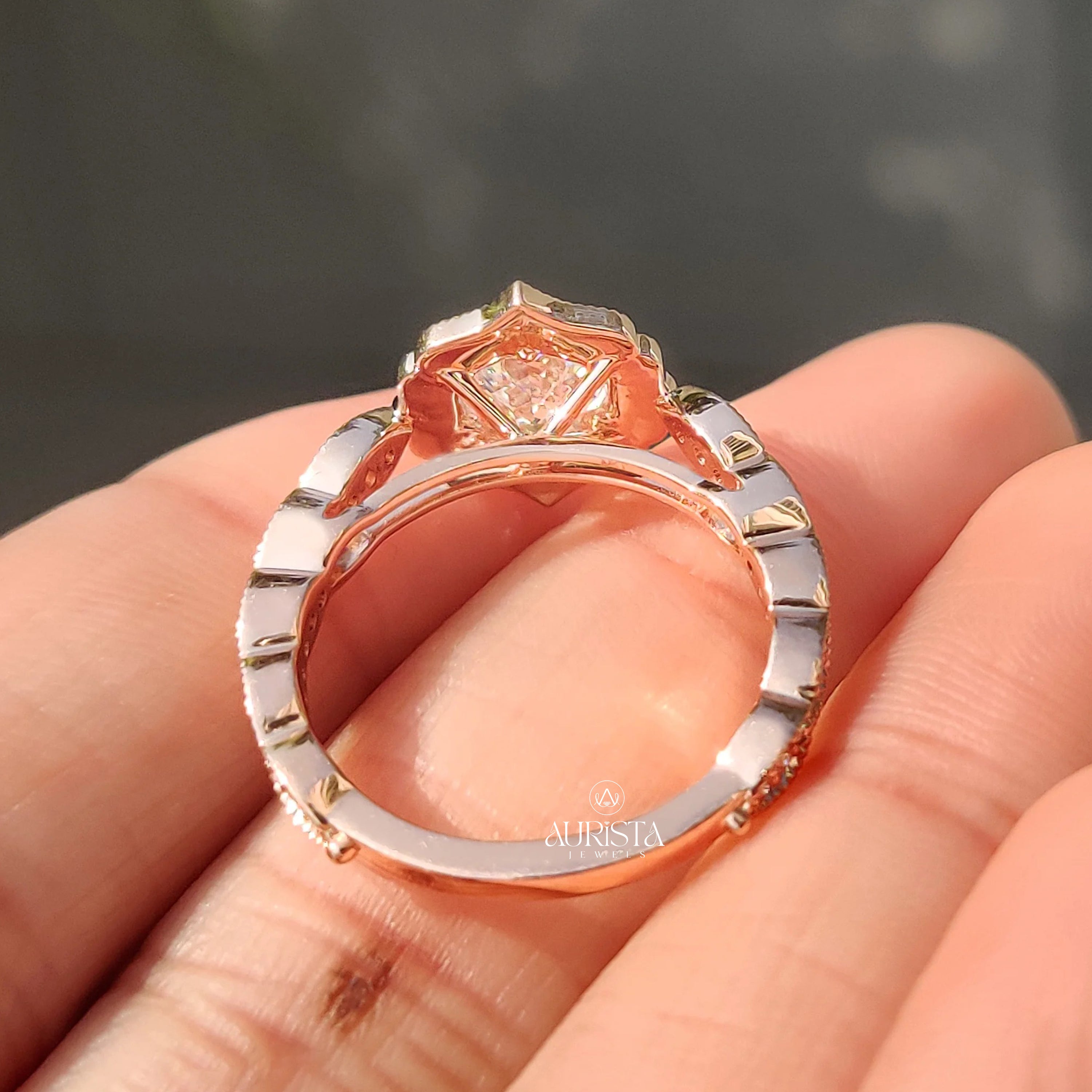 Infinite Love – Classic Gold Ring with Premium Diamond