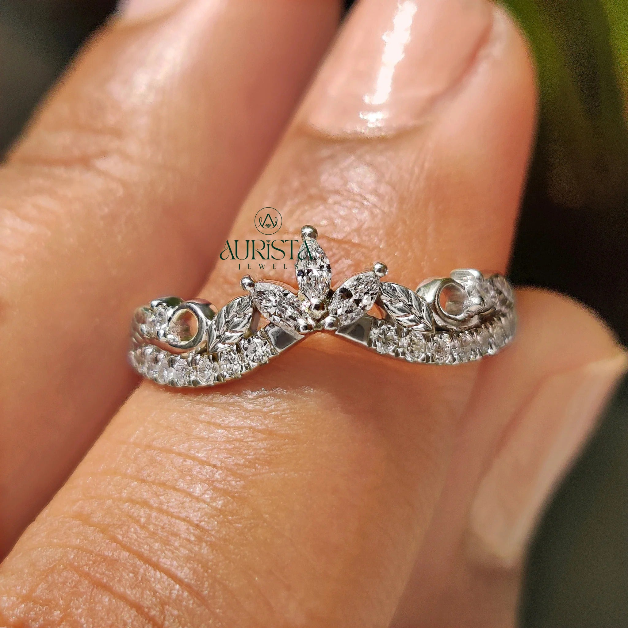 Promise of Shine – Fine Elegance with Sparkling Glow