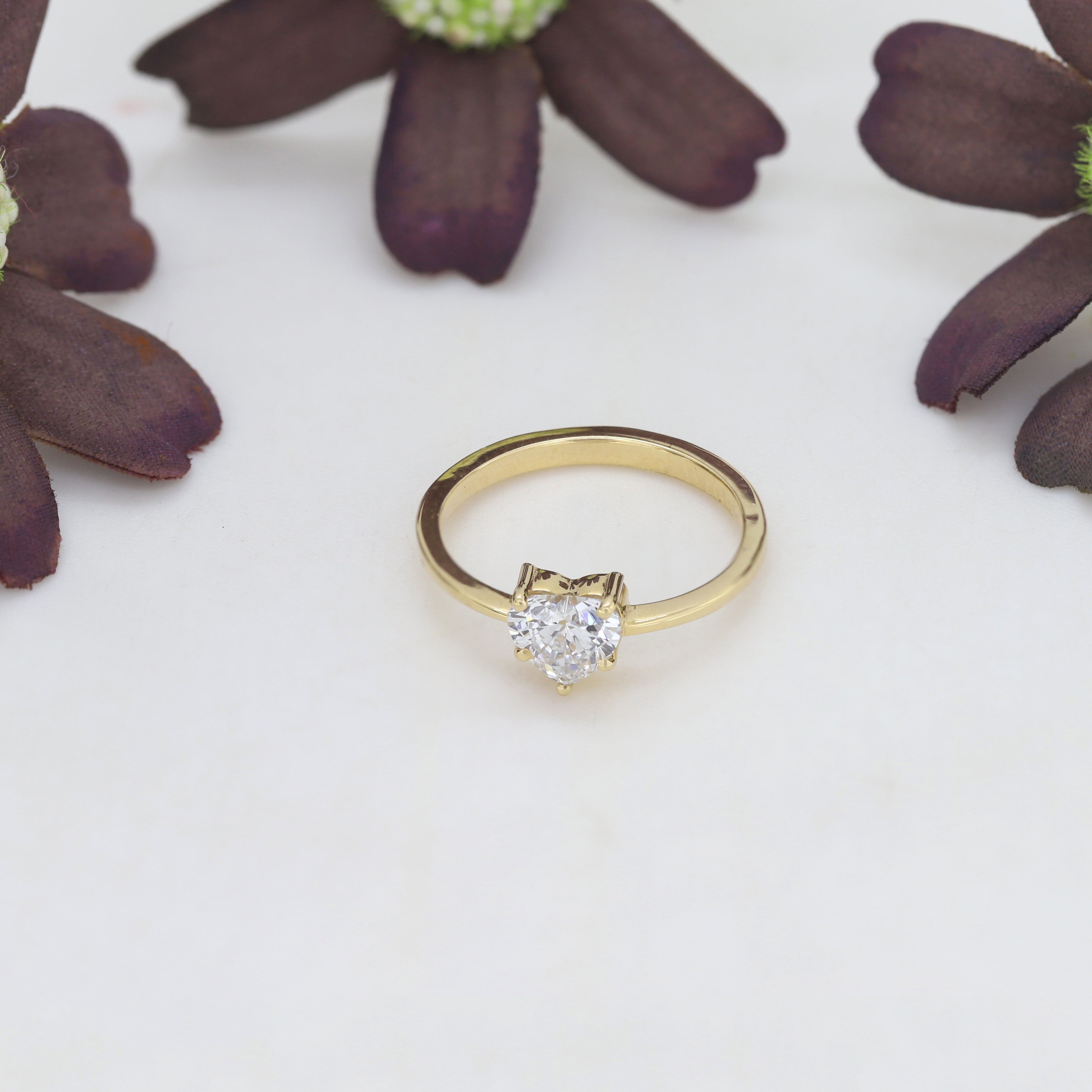Timeless Union – Yellow Gold Band with Heart Diamond