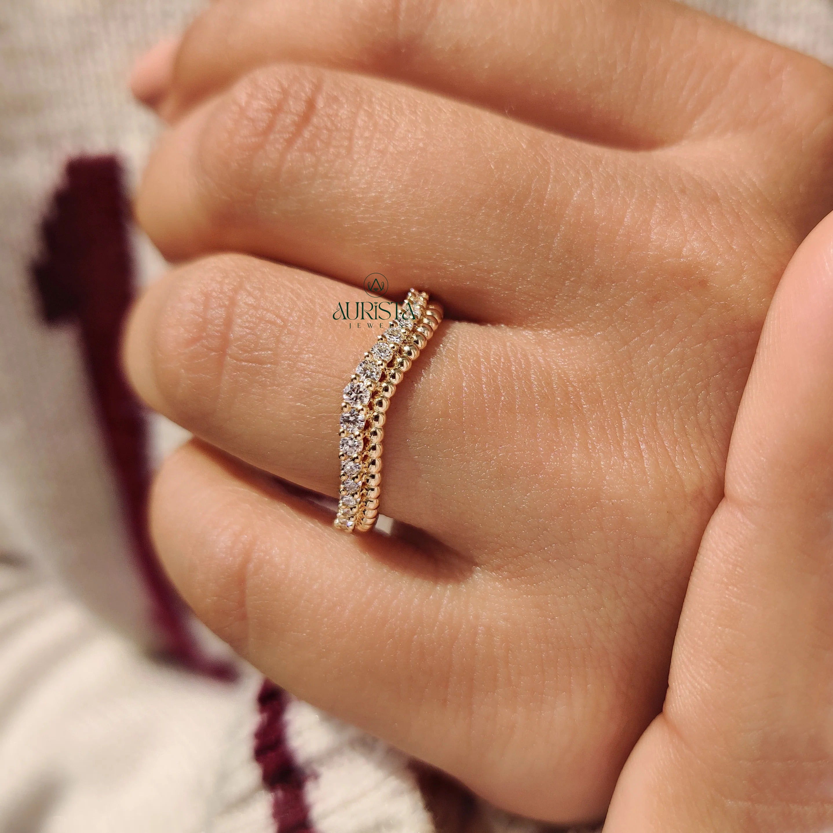 Golden Aura – Elegant Ring with Dazzling Diamond