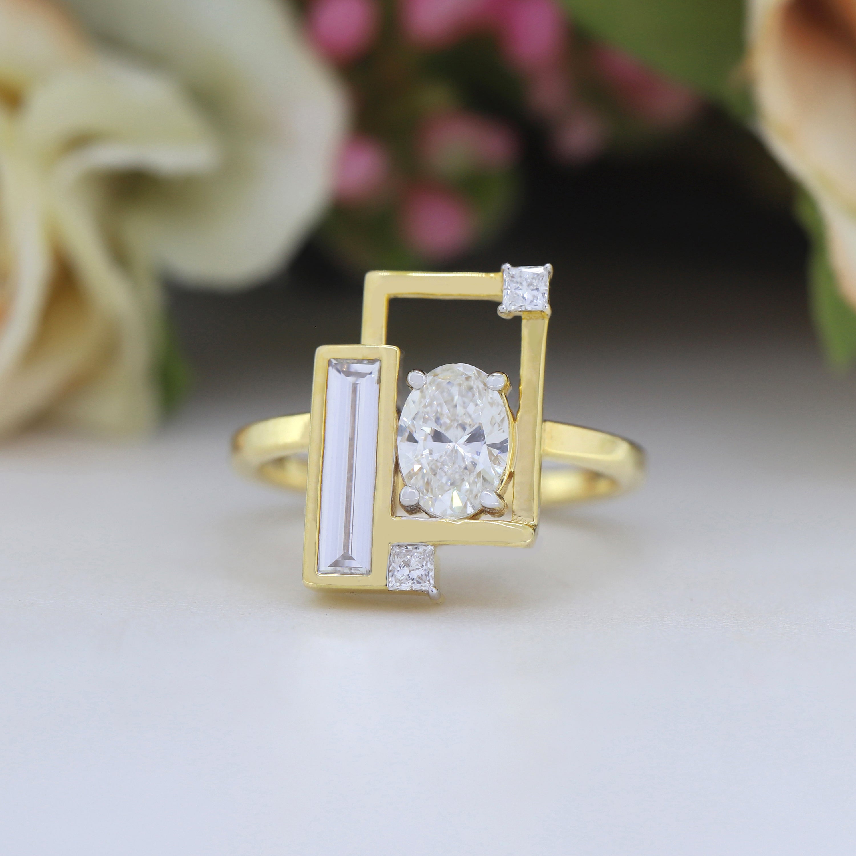 Timeless Promise – Yellow Gold Ring with MIx Diamond