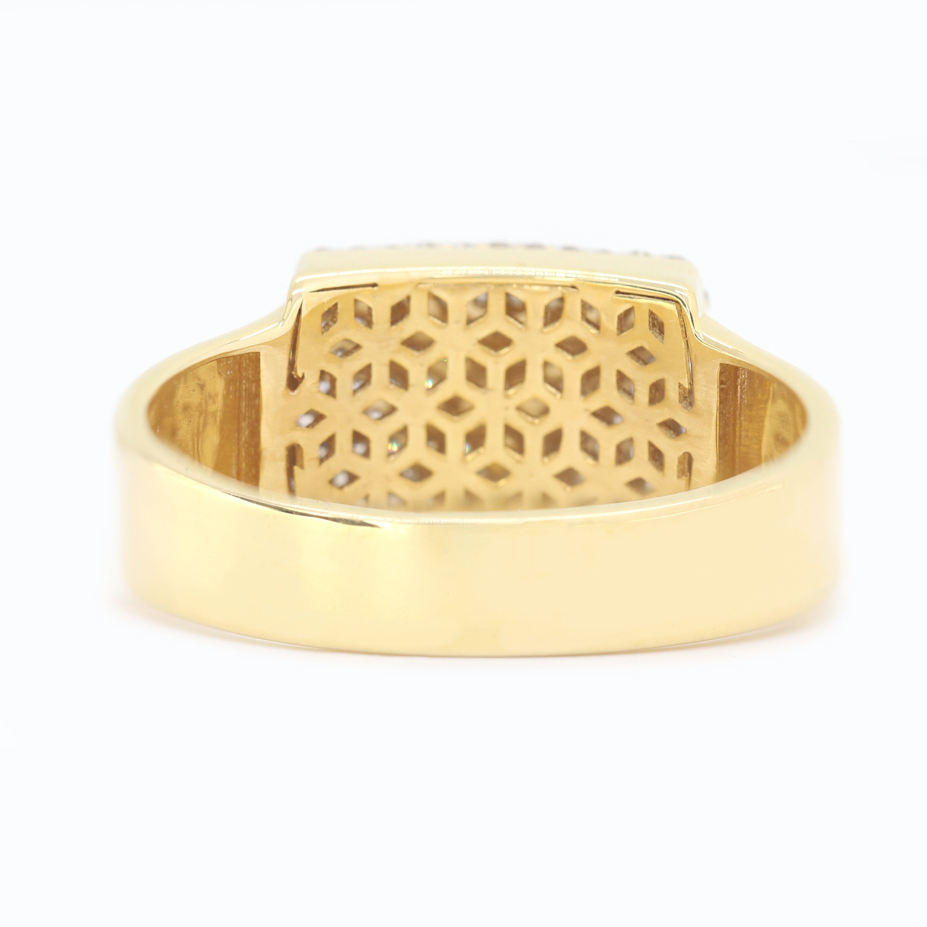 Crown of Promise – Yellow Gold Ring with Round Diamond