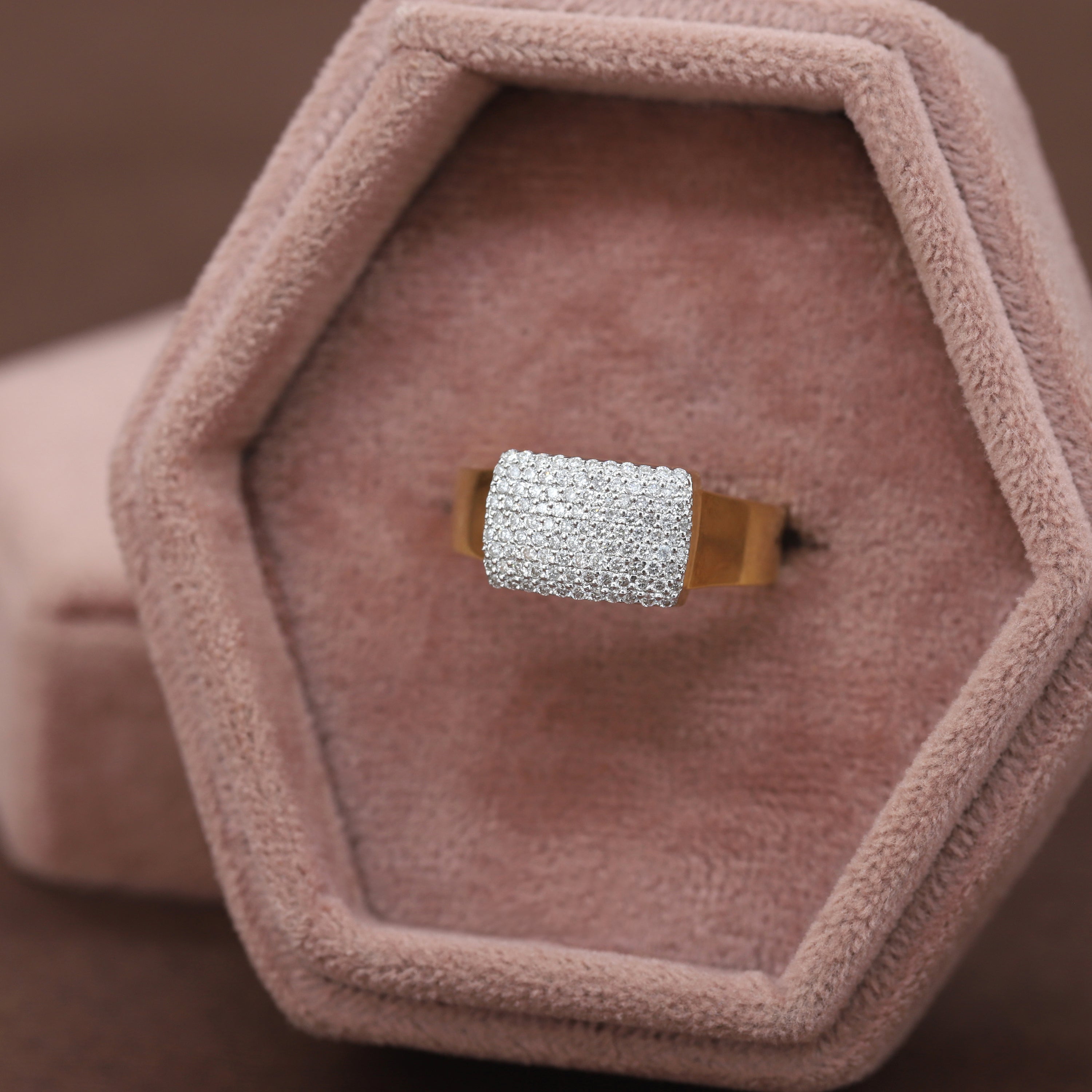 Crown of Promise – Yellow Gold Ring with Round Diamond