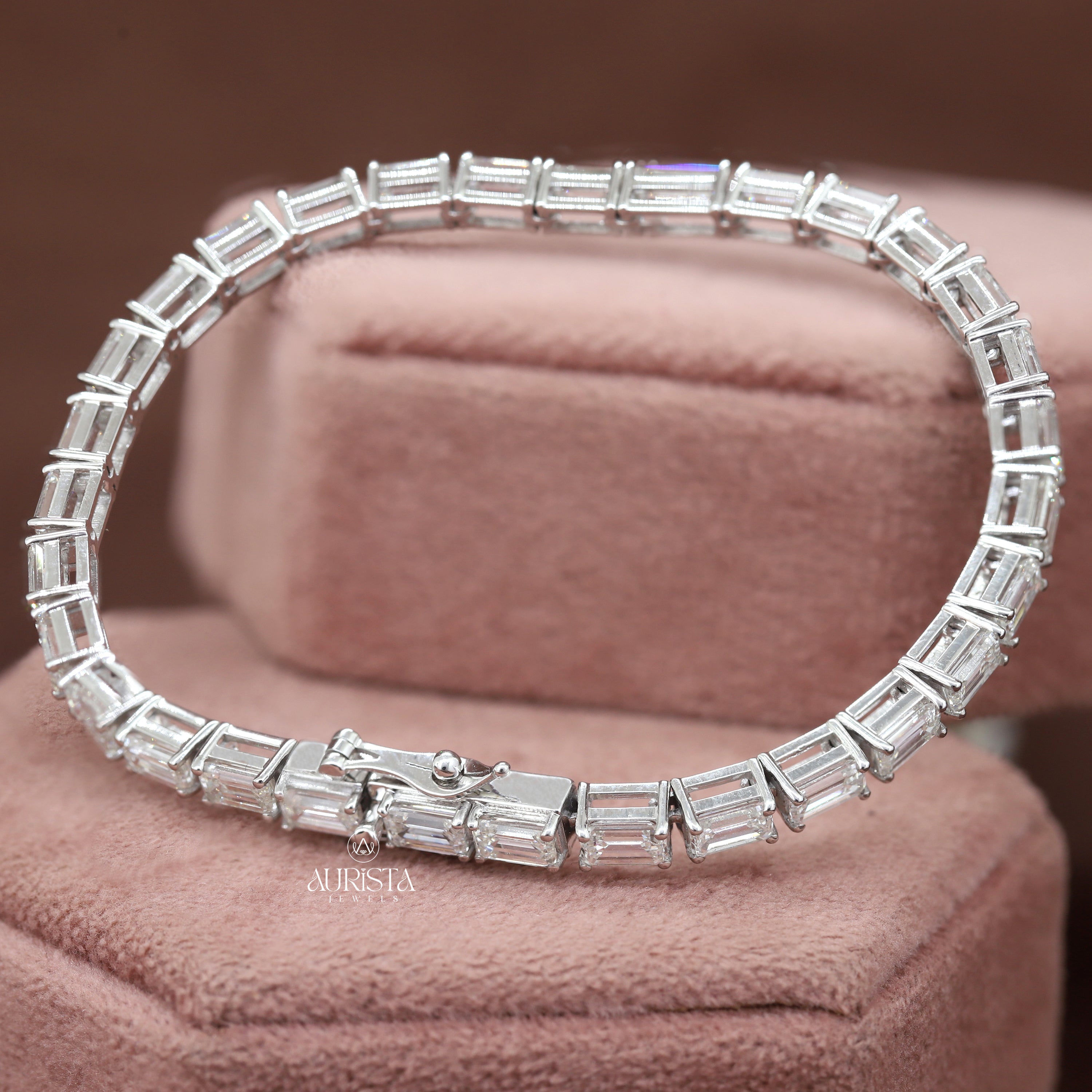Lightbound Love – White Gold Tennis Bracelet