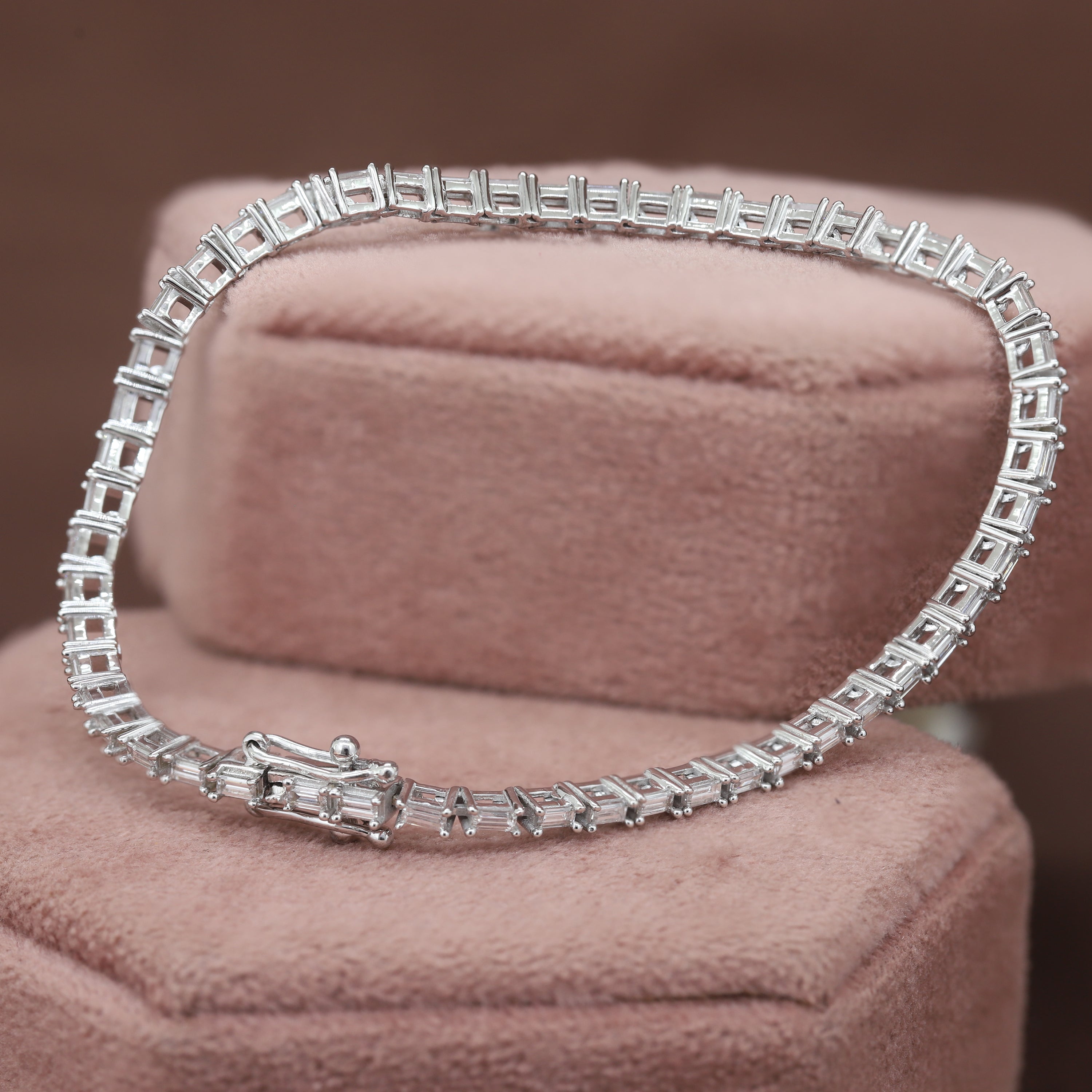 Endless Radiance – White Gold Tennis Bracelet