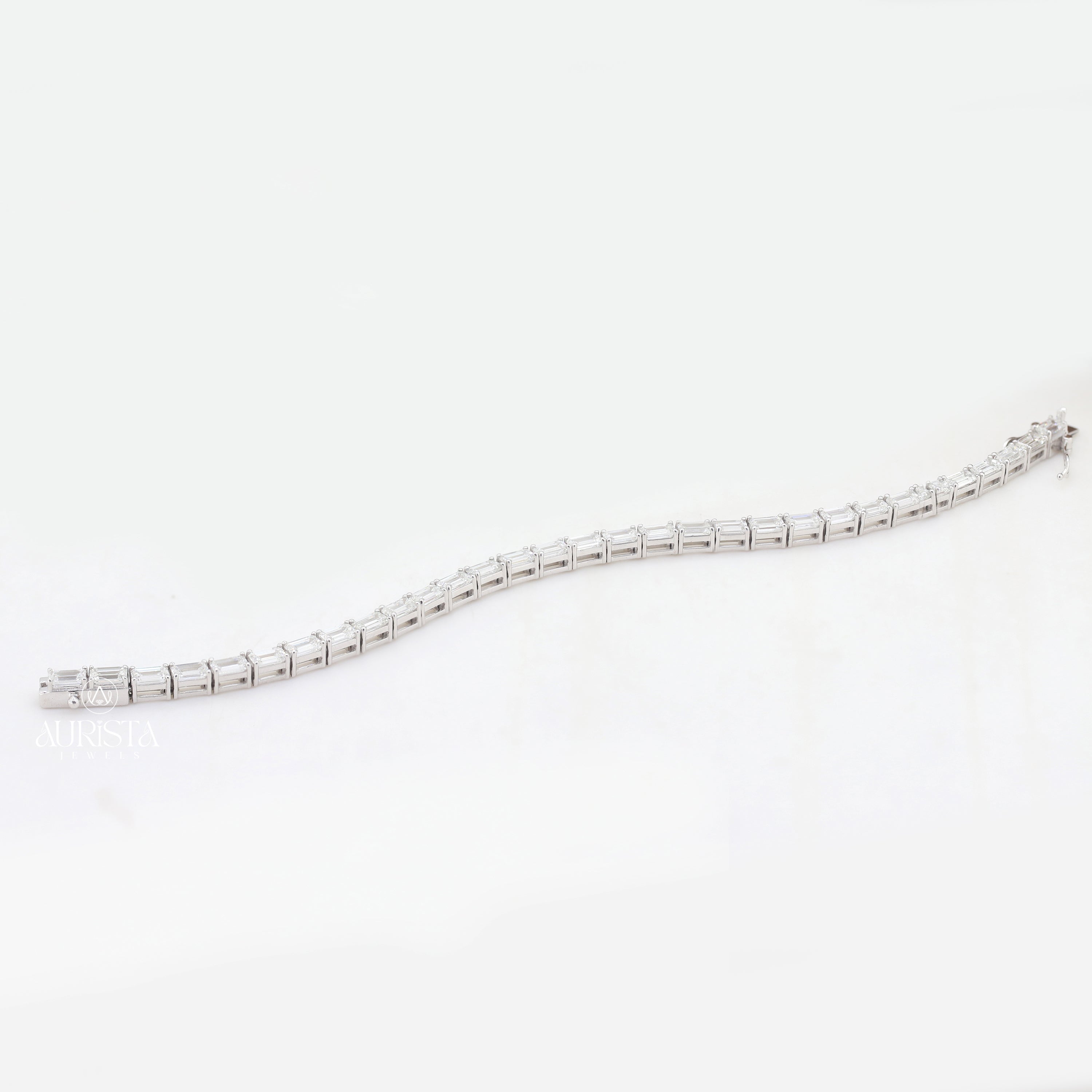 Lightbound Love – White Gold Tennis Bracelet