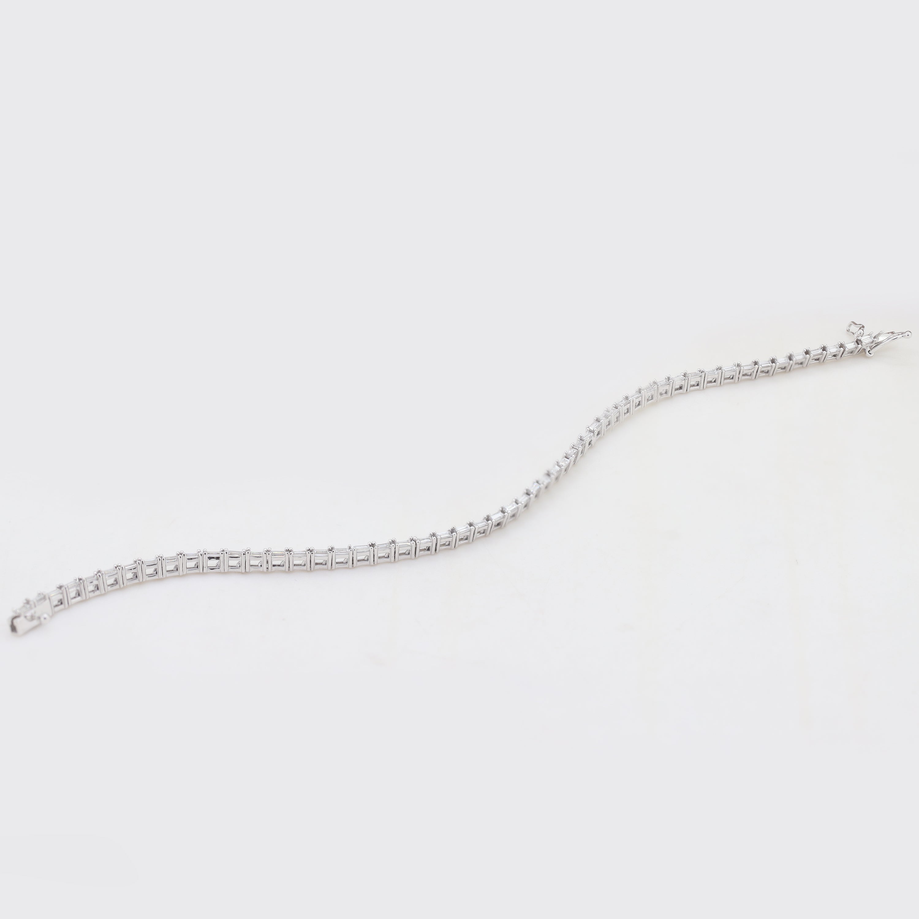Endless Radiance – White Gold Tennis Bracelet