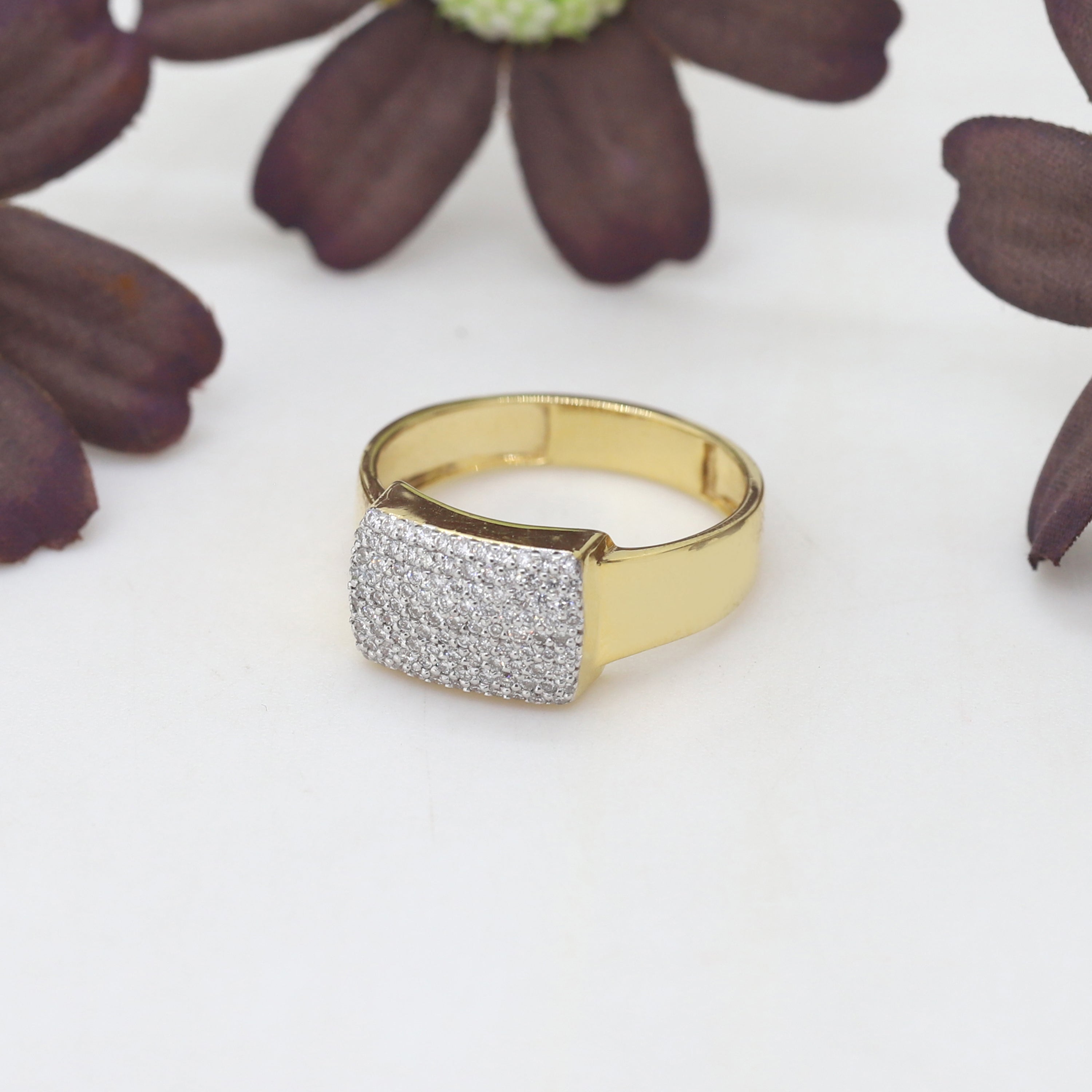 Crown of Promise – Yellow Gold Ring with Round Diamond