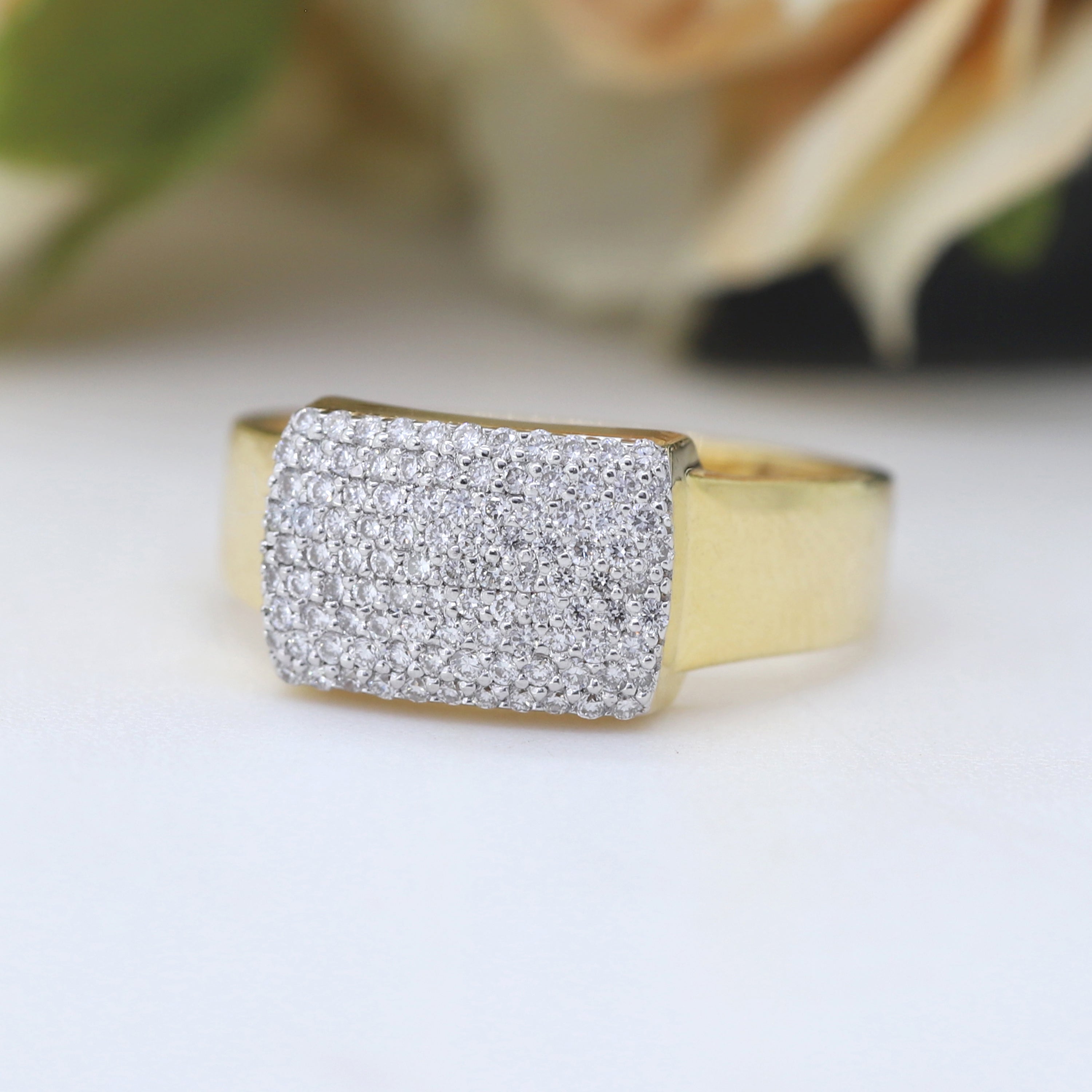 Crown of Promise – Yellow Gold Ring with Round Diamond