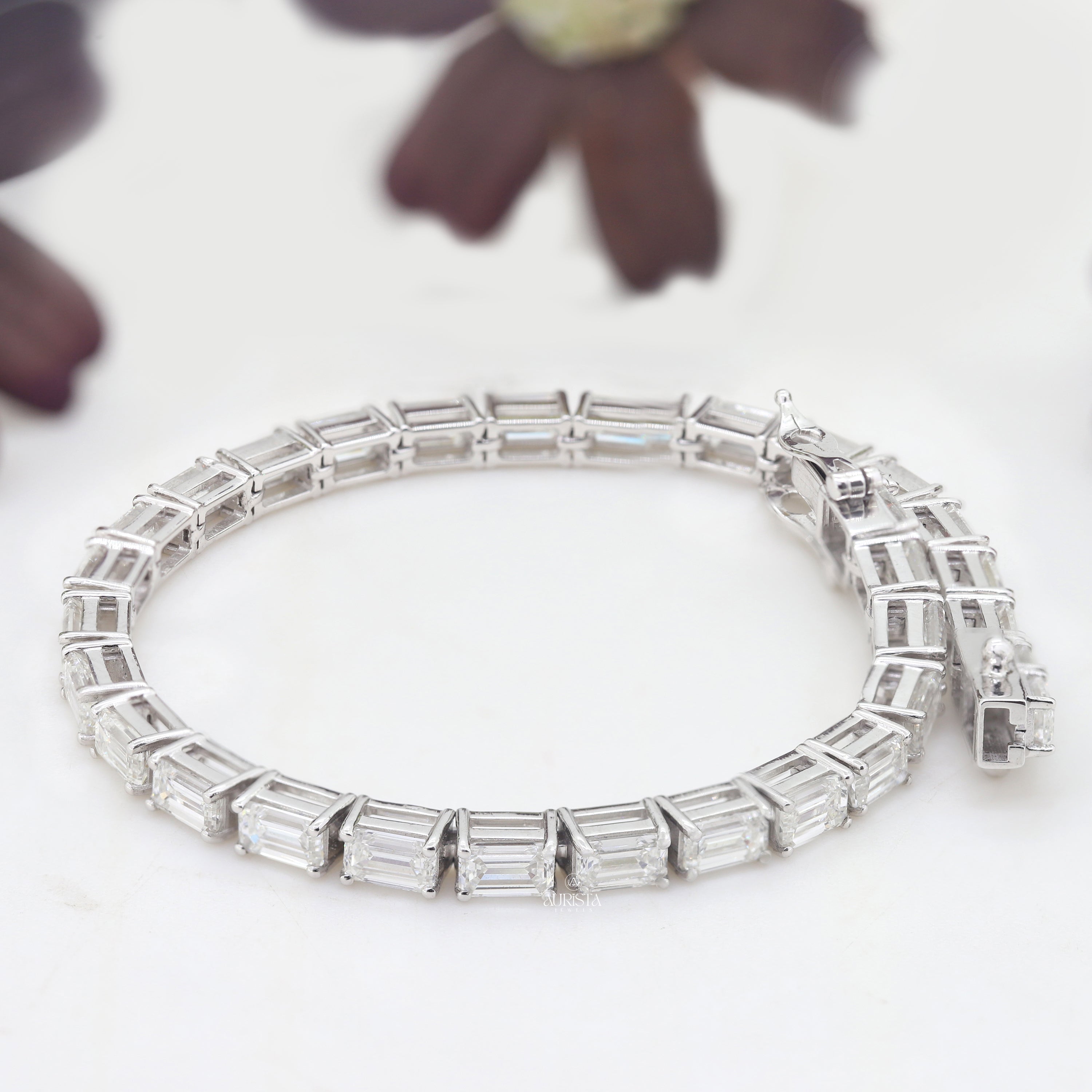 Lightbound Love – White Gold Tennis Bracelet