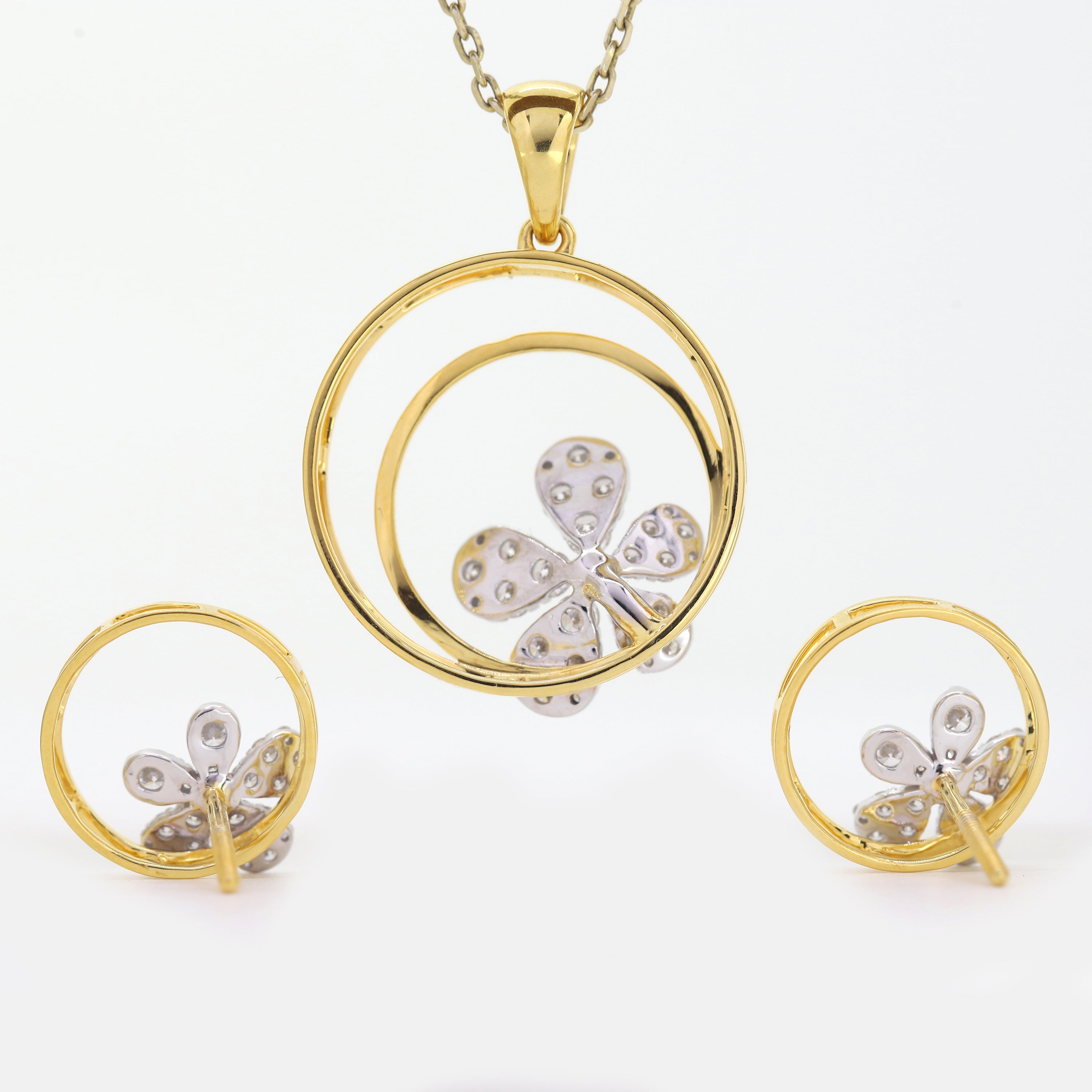 Round Floral Design Diamond Jewelry Set in Yellow Gold