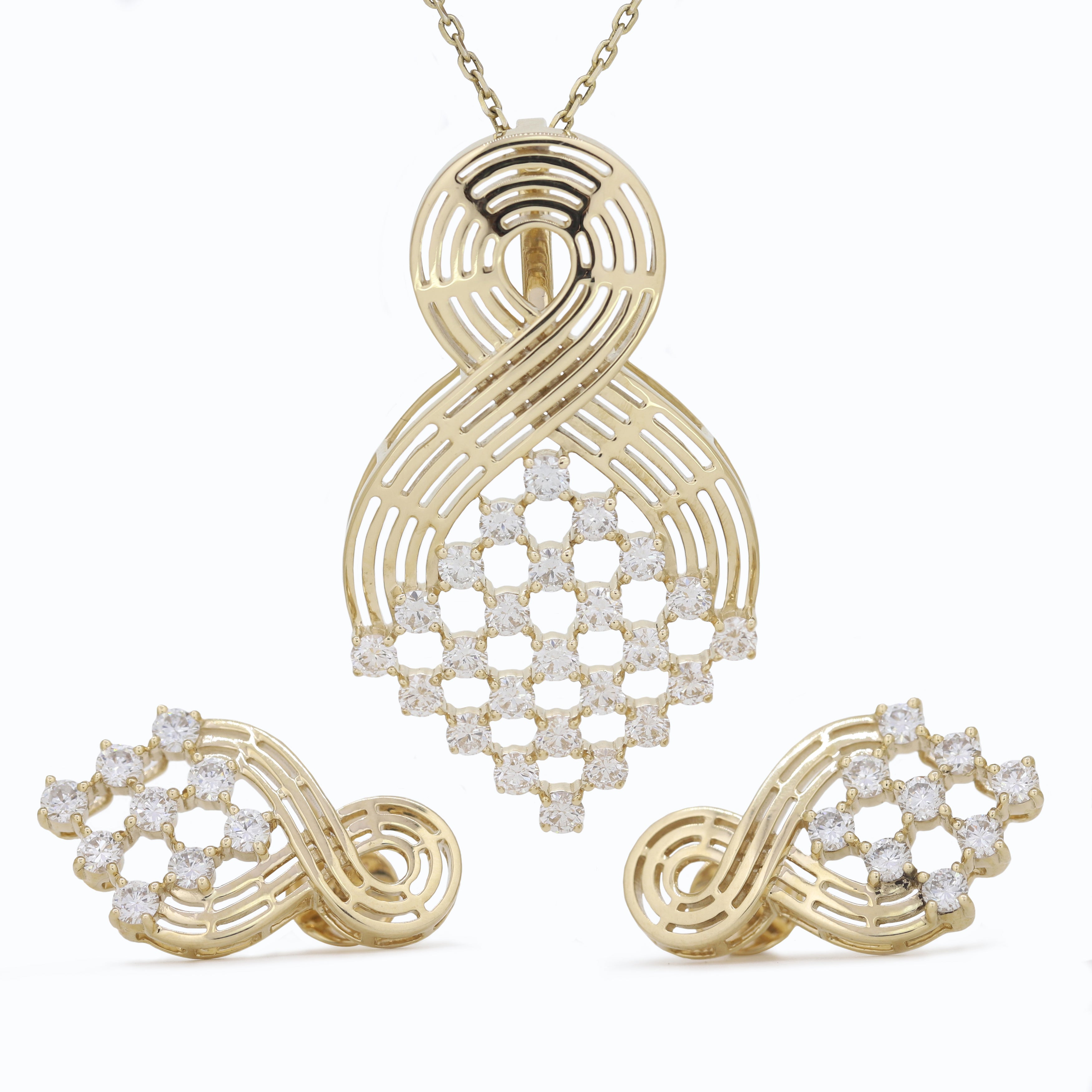 Timeless Radiance – Solid Gold Diamond Jewelry Set
