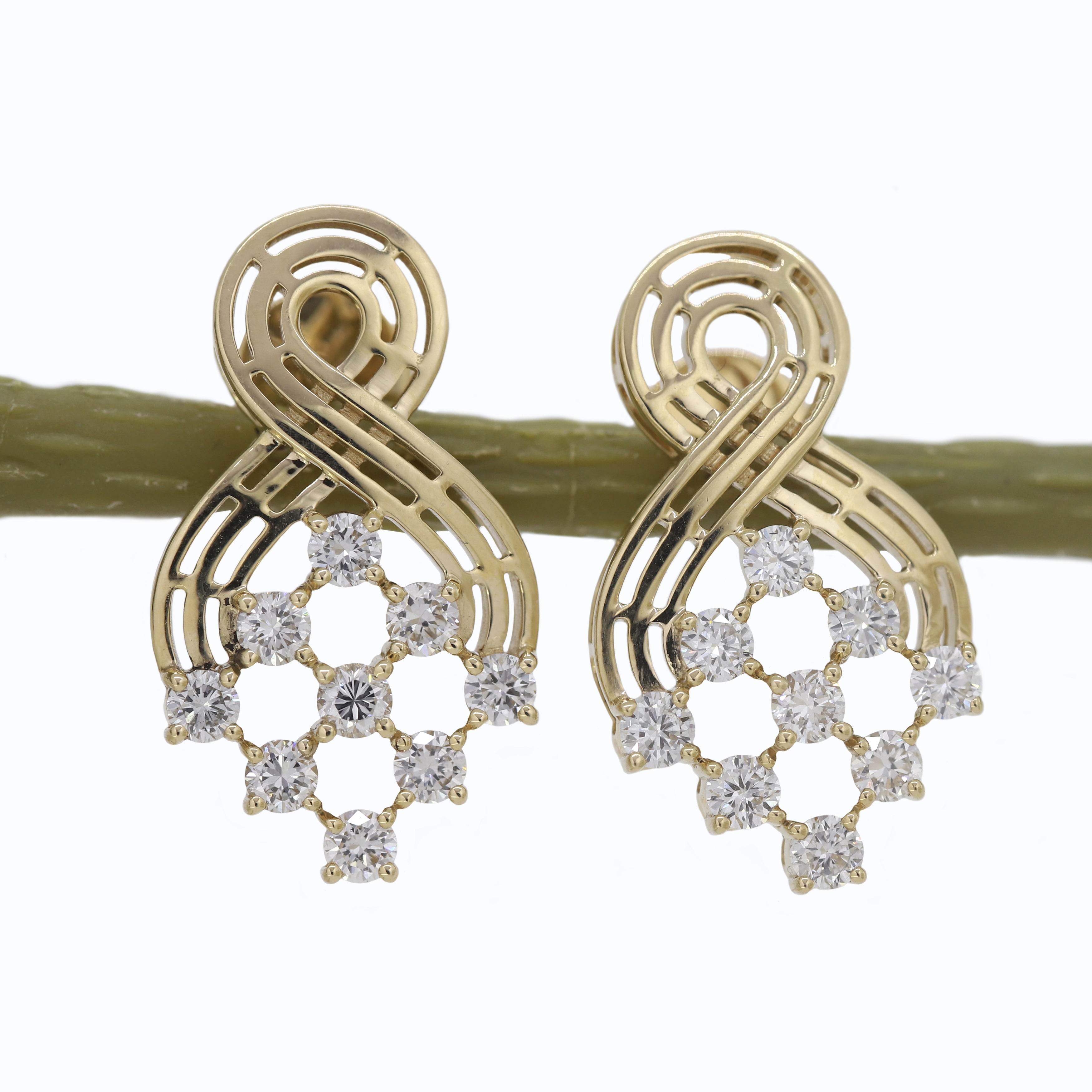 Timeless Radiance – Solid Gold Diamond Jewelry Set