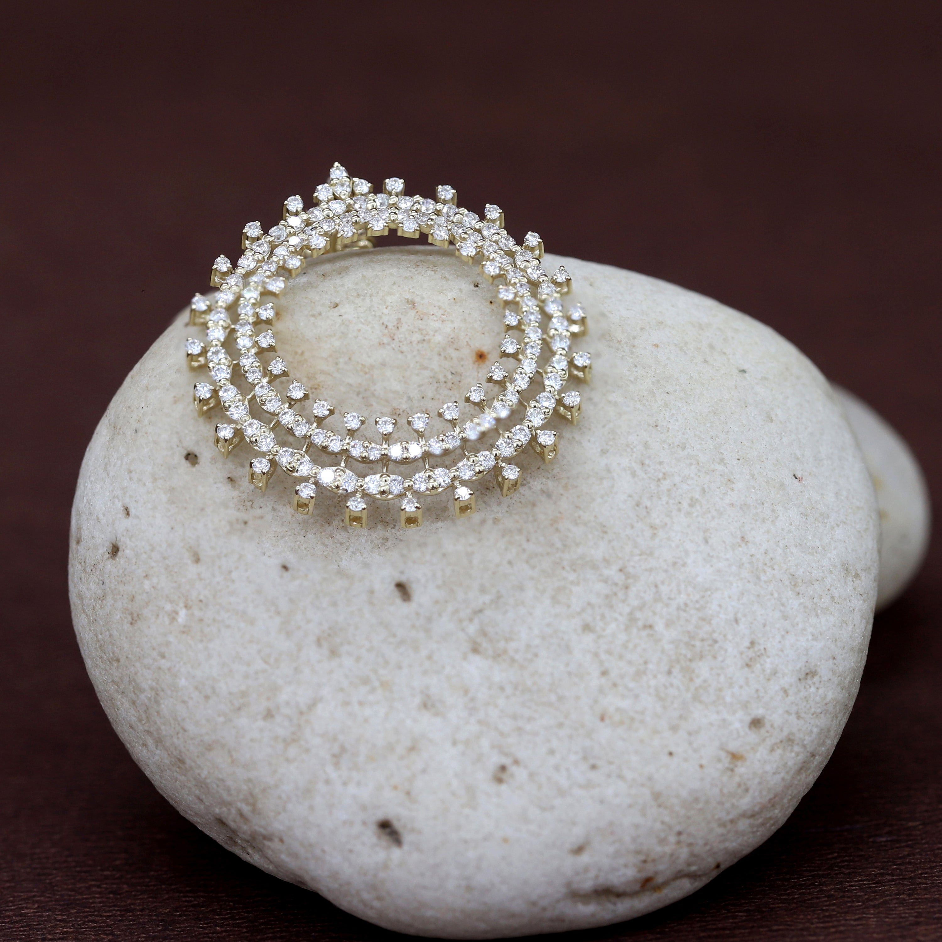 Pure Glow Round Diamond Pendant in Yellow Gold