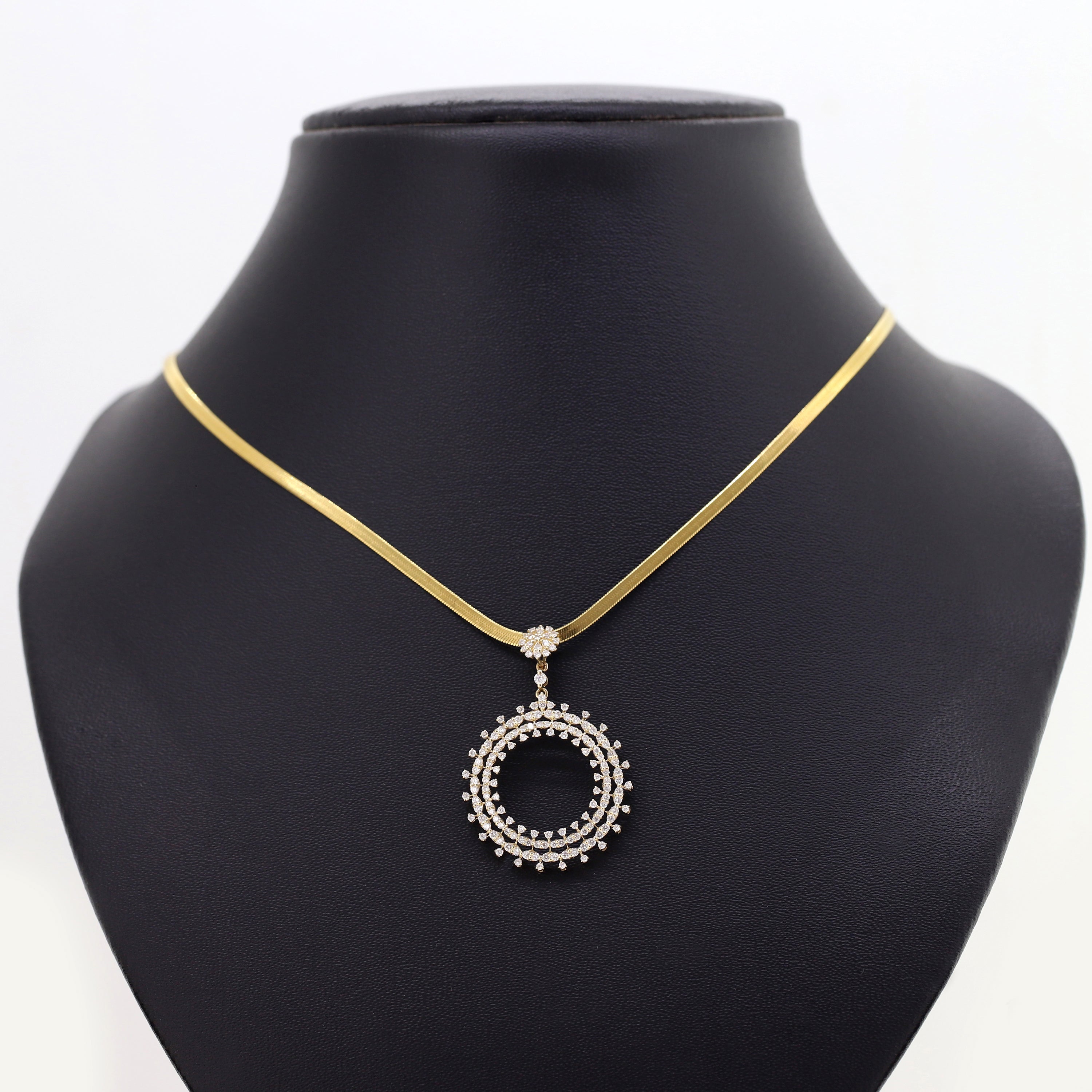 Pure Glow Round Diamond Pendant in Yellow Gold